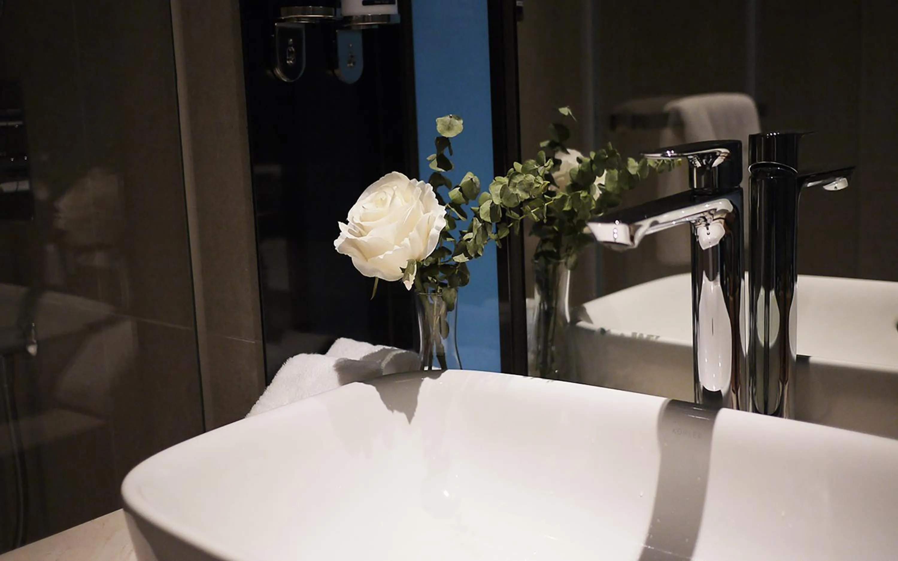 Shower in Dorsett Kai Tak