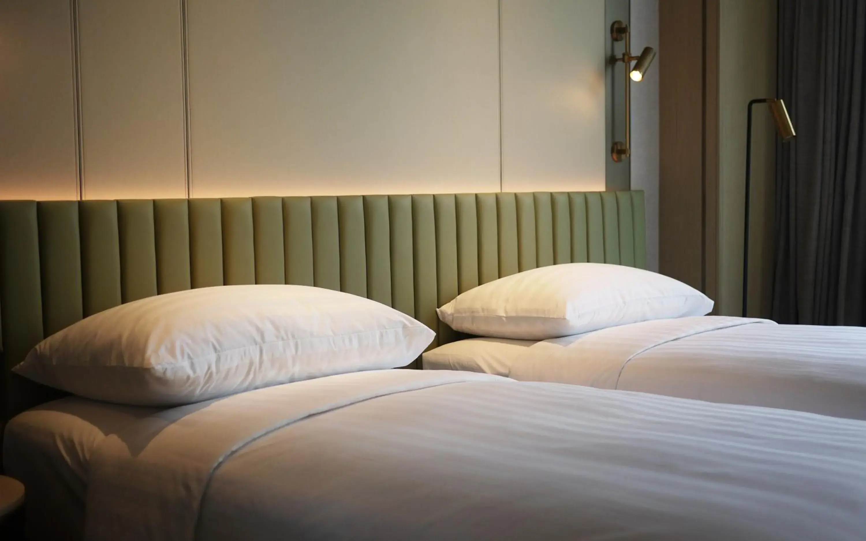 Premier City Sky View room in Dorsett Kai Tak Premier City Sky View room in Dorsett Kai Tak