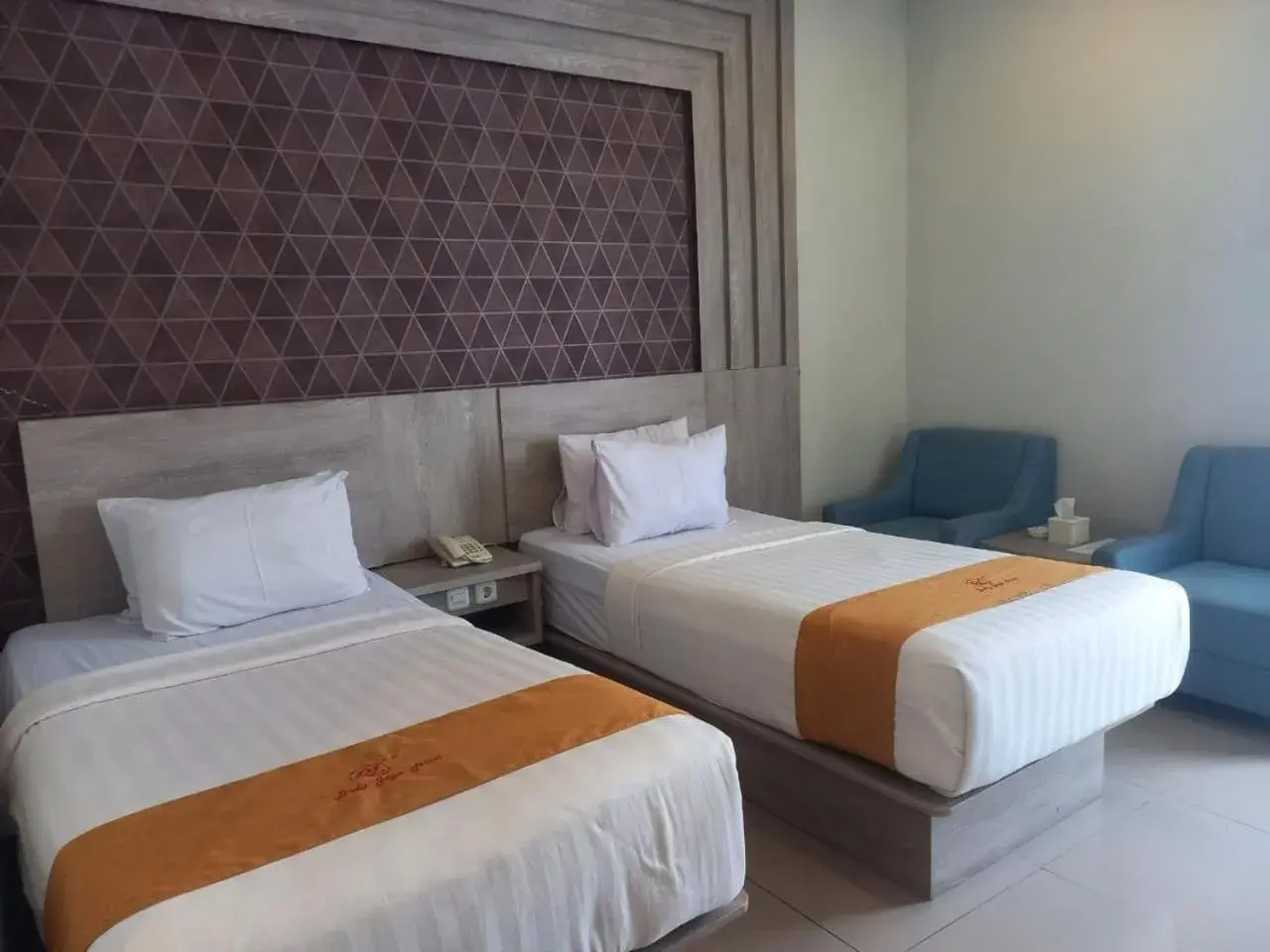 Deluxe Twin Room in Urbanview Hotel Dedy Jaya Brebes Deluxe Twin Room in Urbanview Hotel Dedy Jaya Brebes