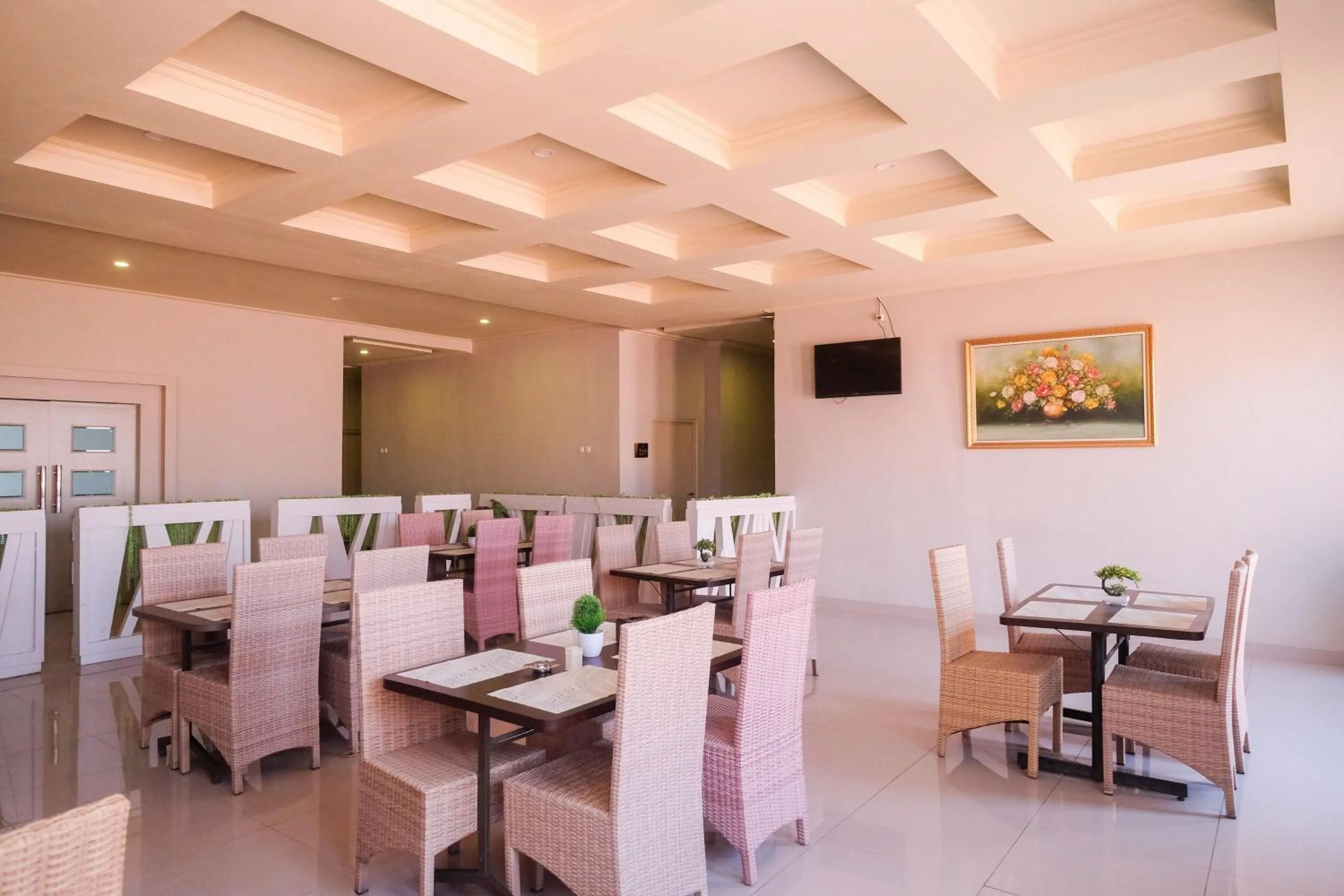 Restaurant/places to eat in Urbanview Hotel Dedy Jaya Brebes