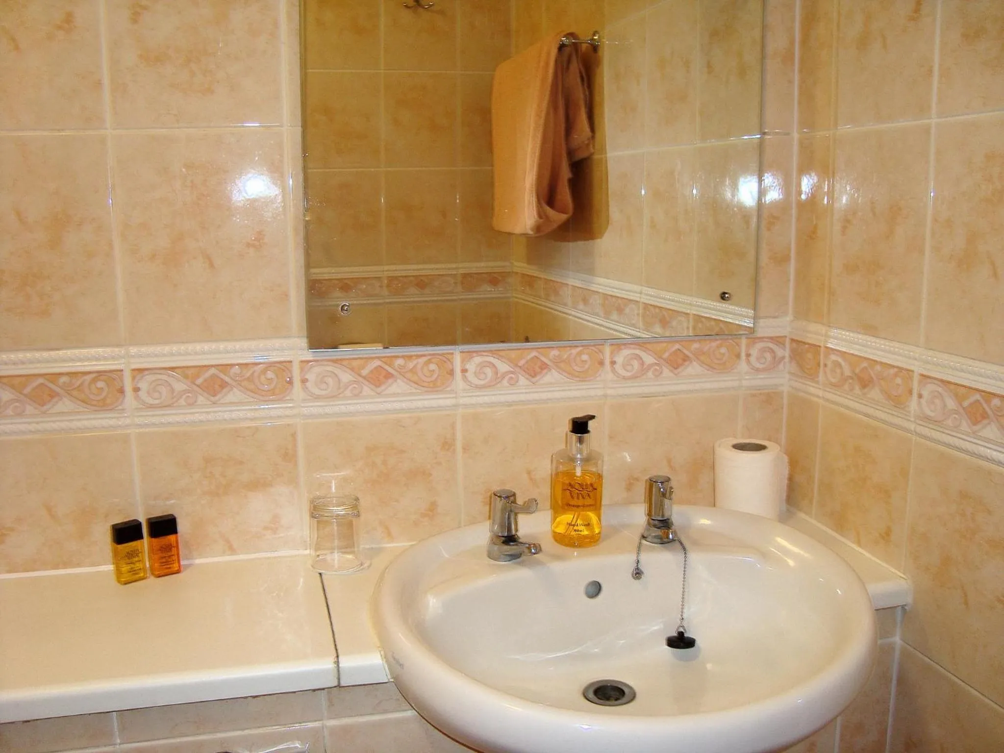 Bathroom in Firs Hotel