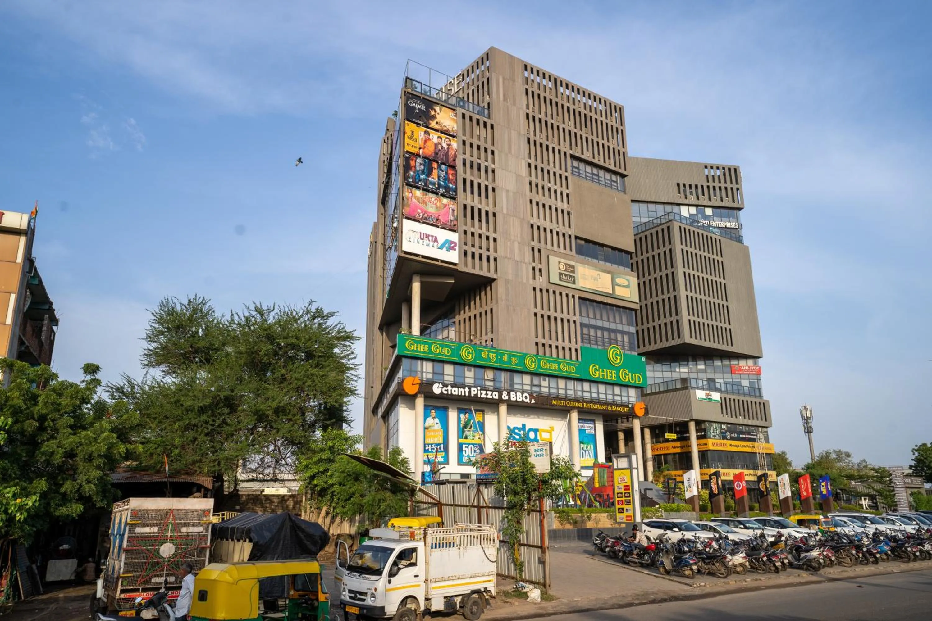 Facade/entrance in Hotel Sunflare