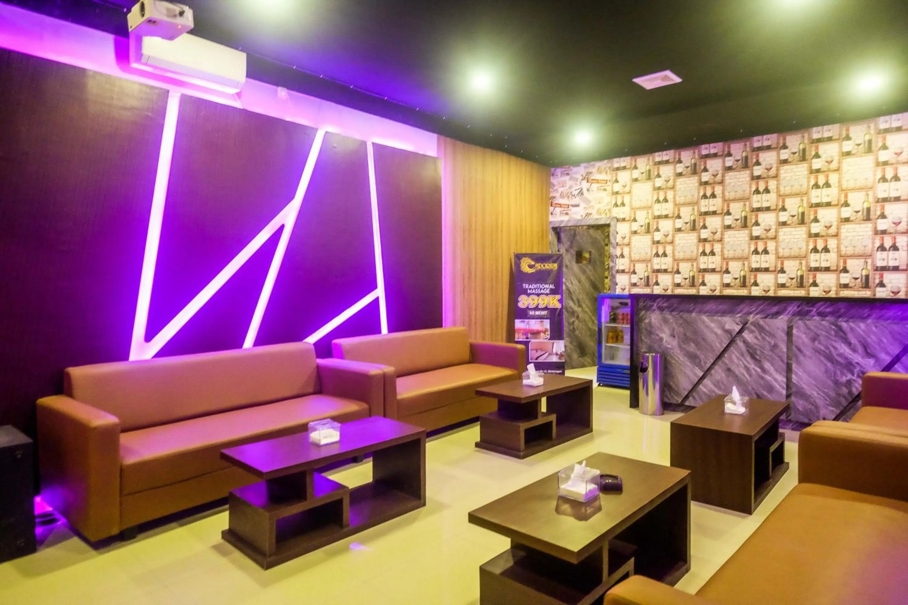 Karaoke in Urbanview Hotel DJ Inn Tegal