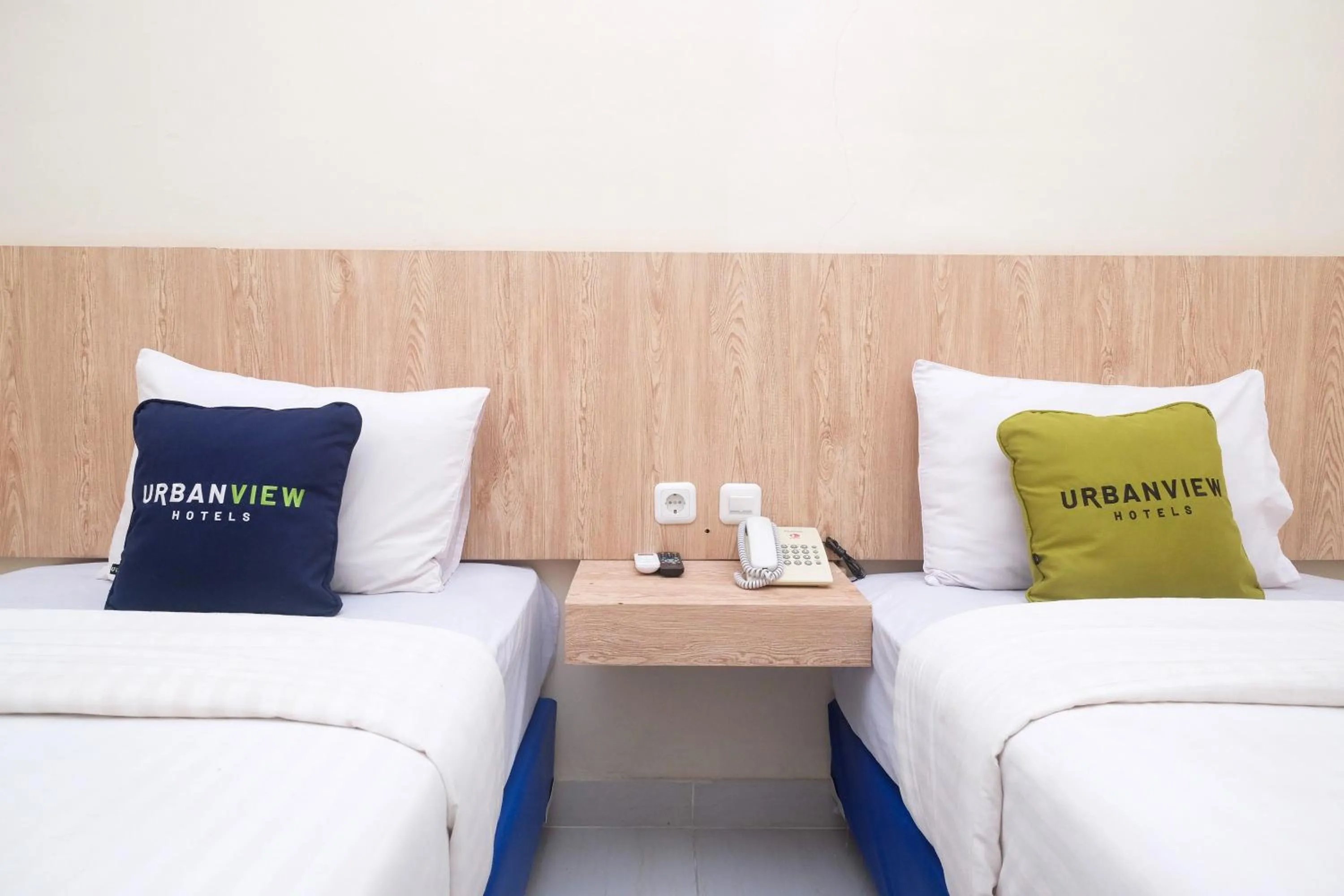Bed in Urbanview Hotel DJ Inn Tegal