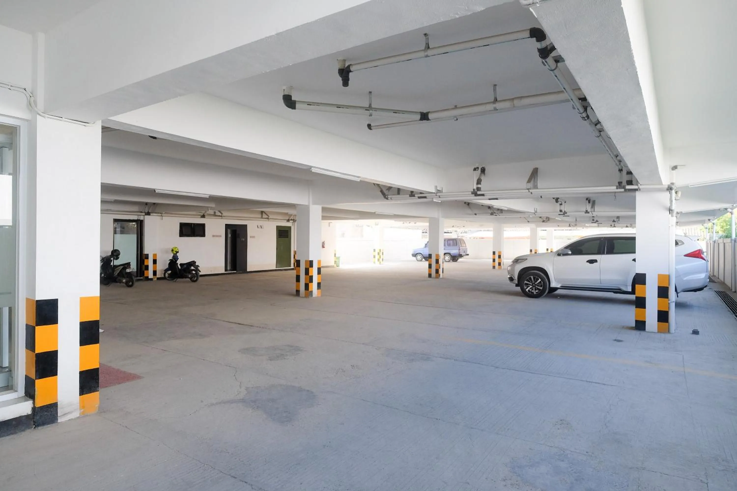 Parking in Urbanview Hotel DJ Inn Tegal