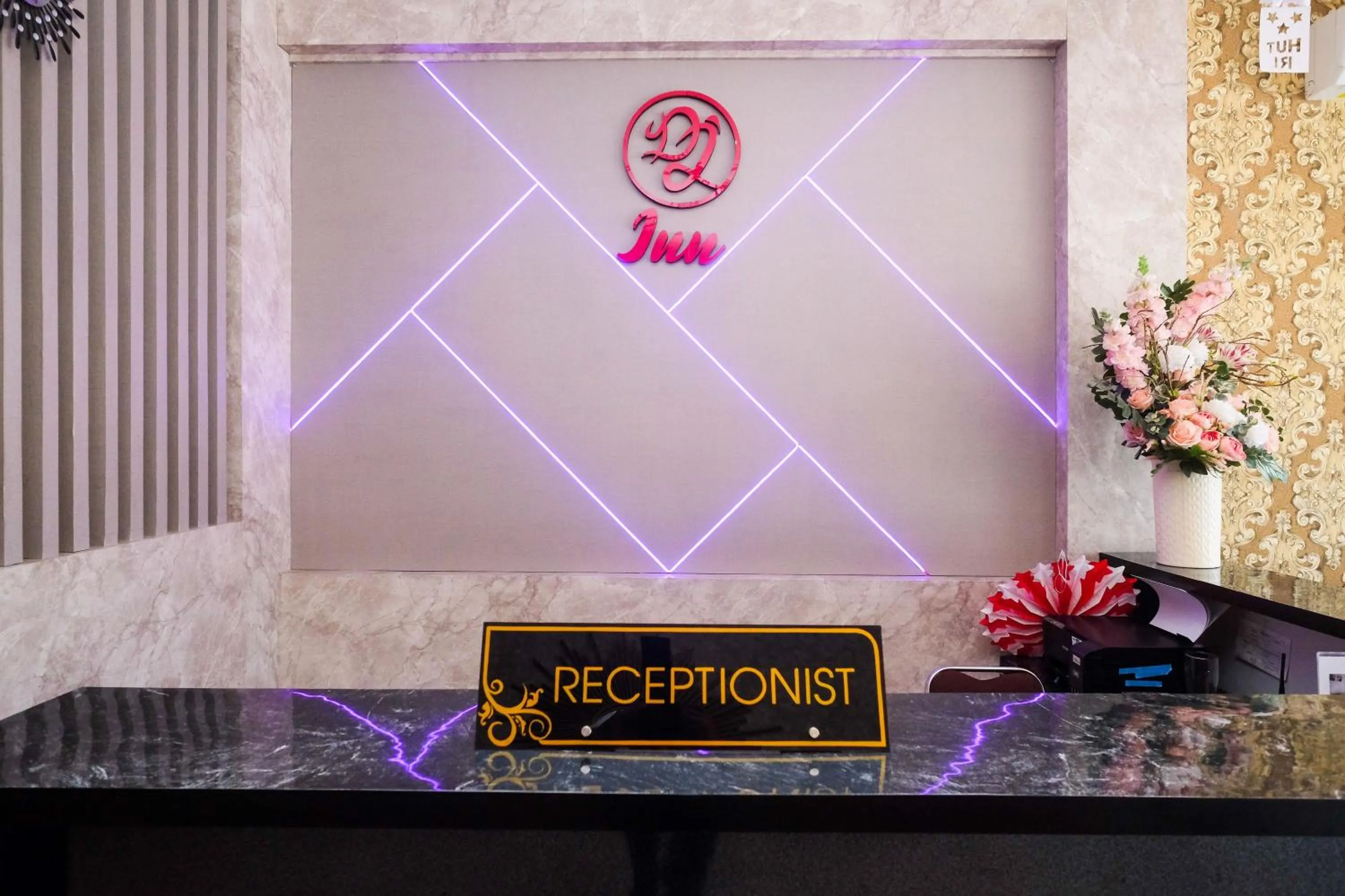 Lobby or reception in Urbanview Hotel DJ Inn Tegal