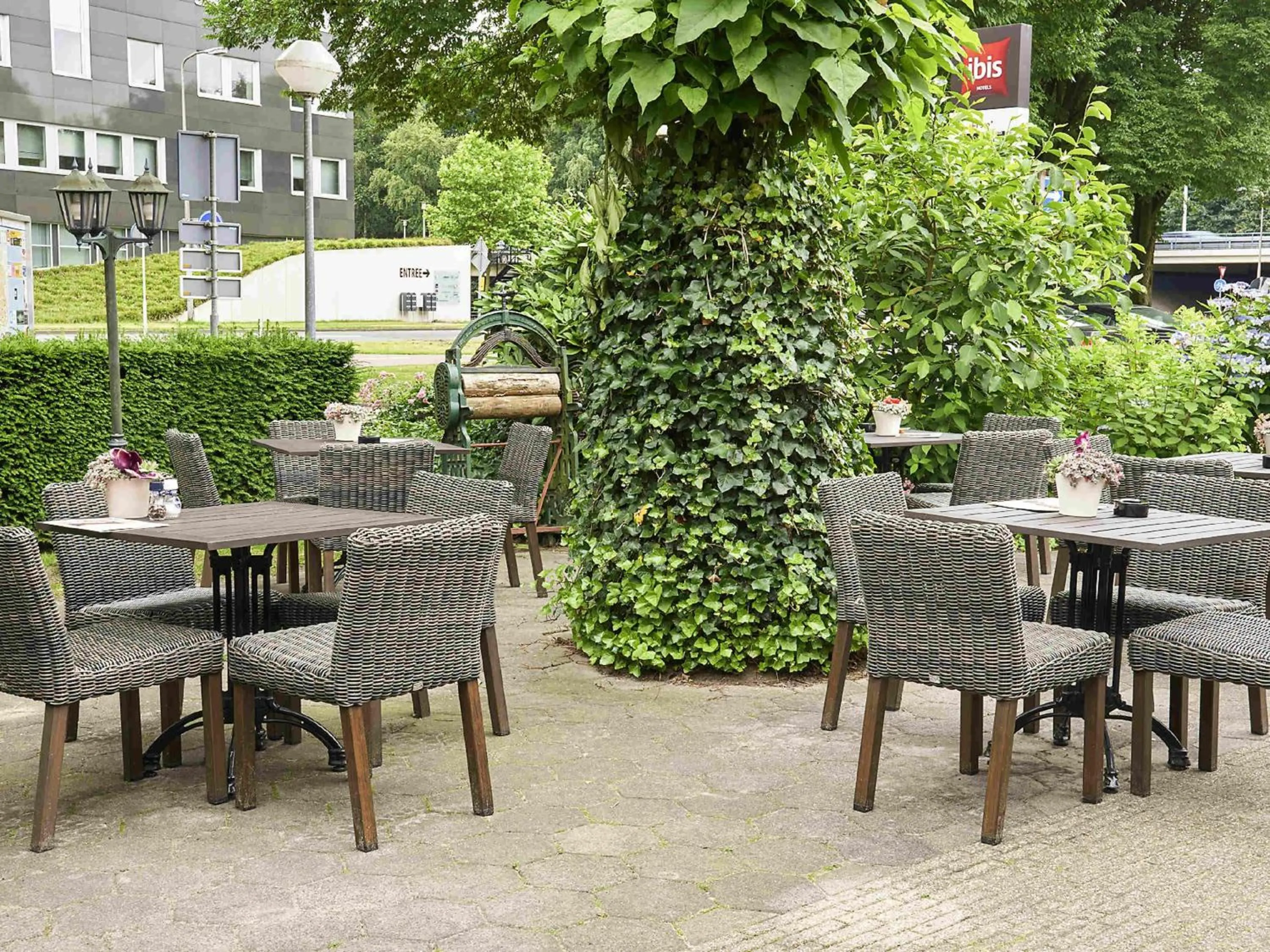 Lounge or bar in ibis Tilburg