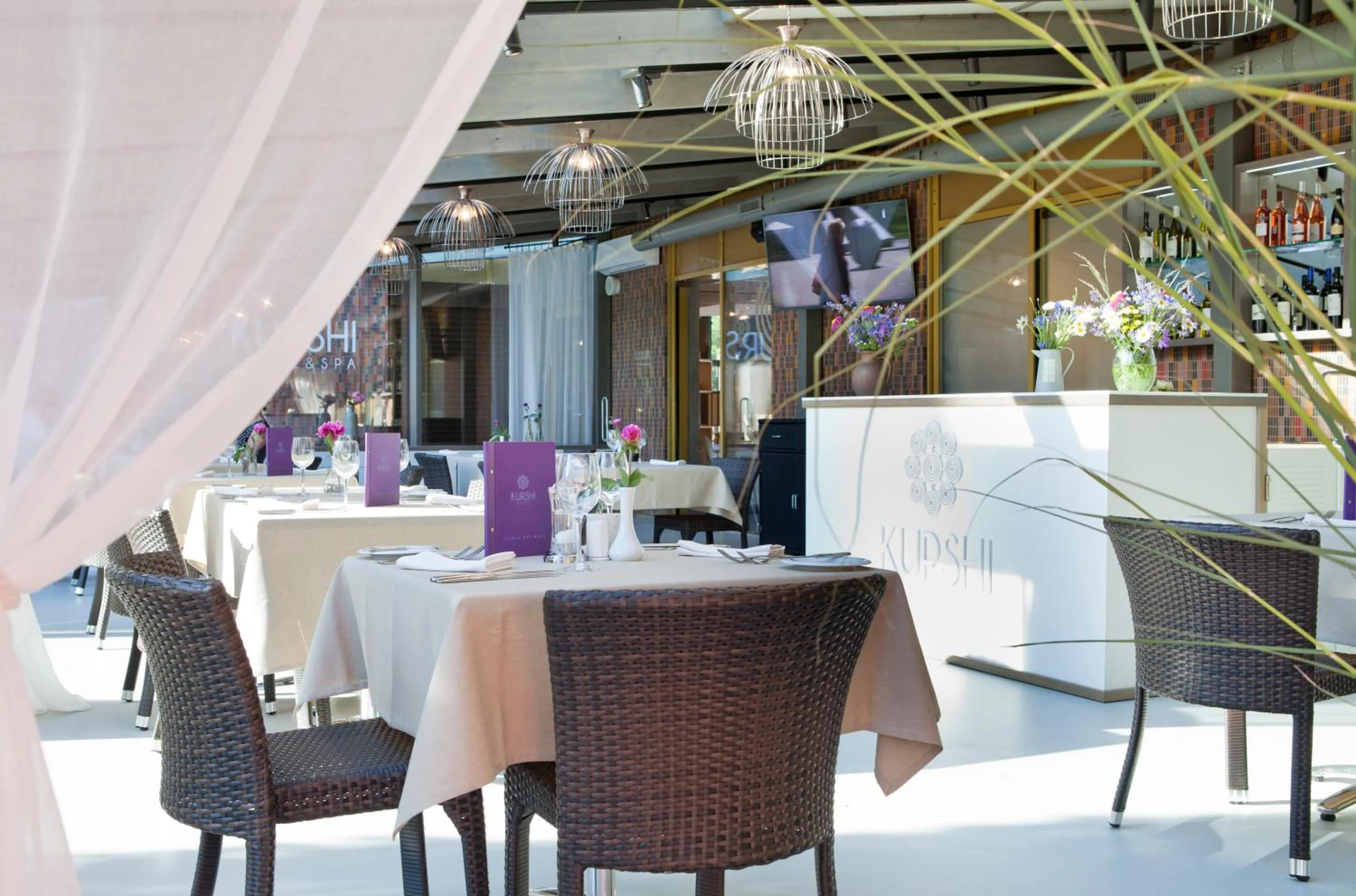 Restaurant/places to eat in Kurshi Hotel & Spa