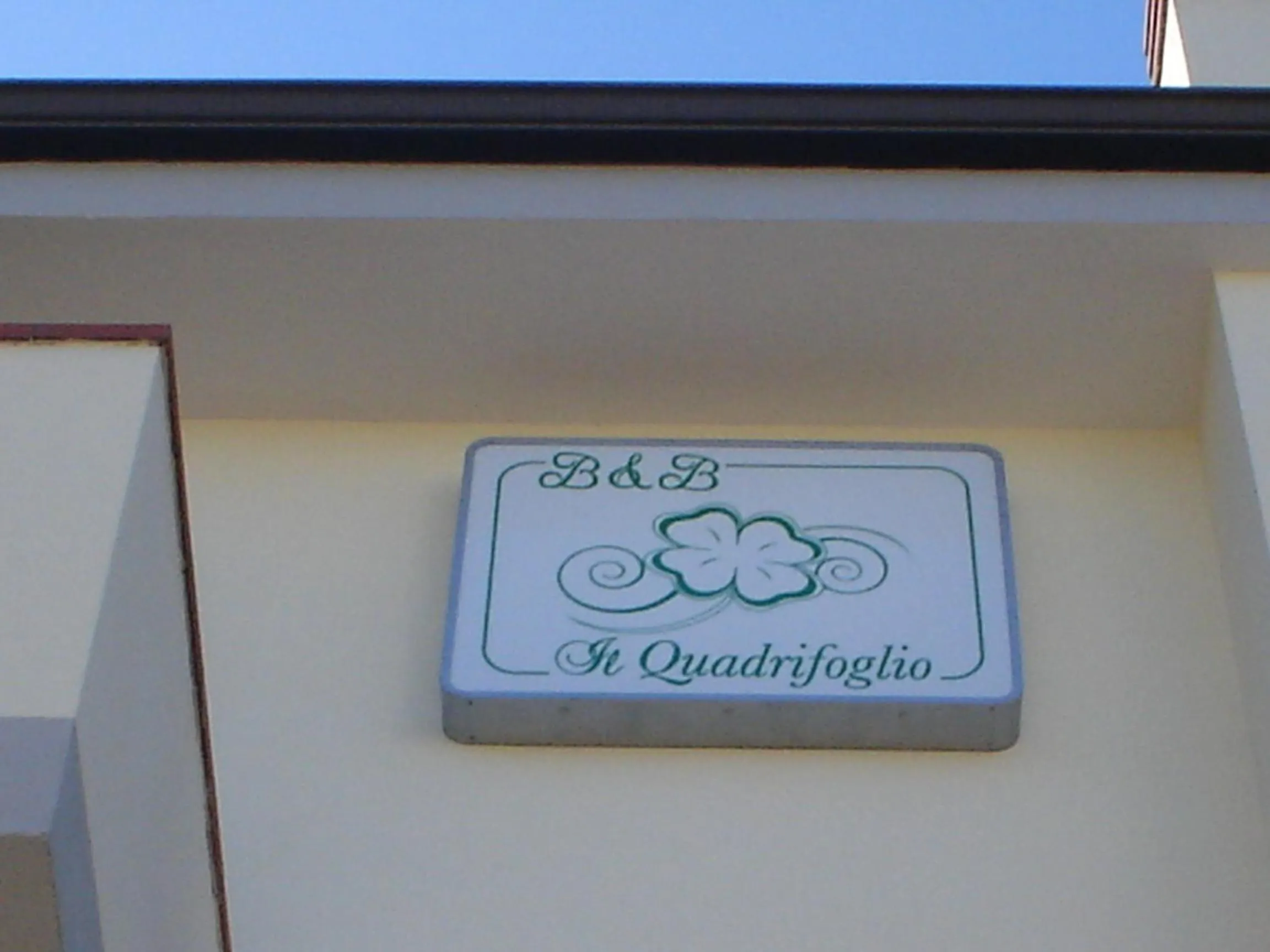 Property logo or sign in B&B Il Quadrifoglio Tropea