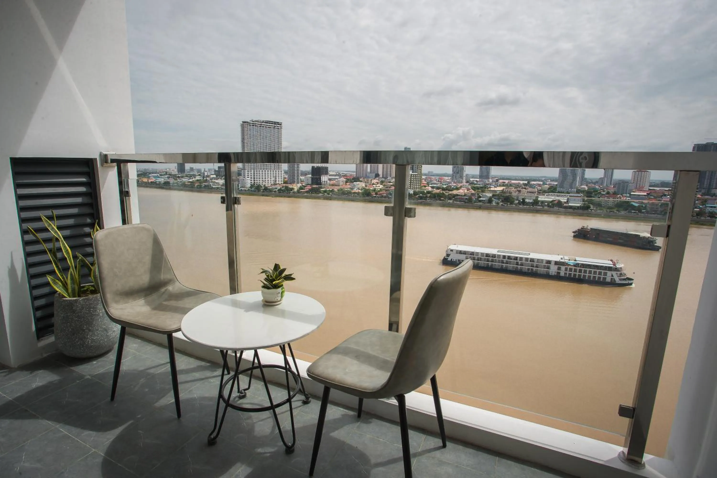 Balcony/Terrace in M9 Kirirom Hotel