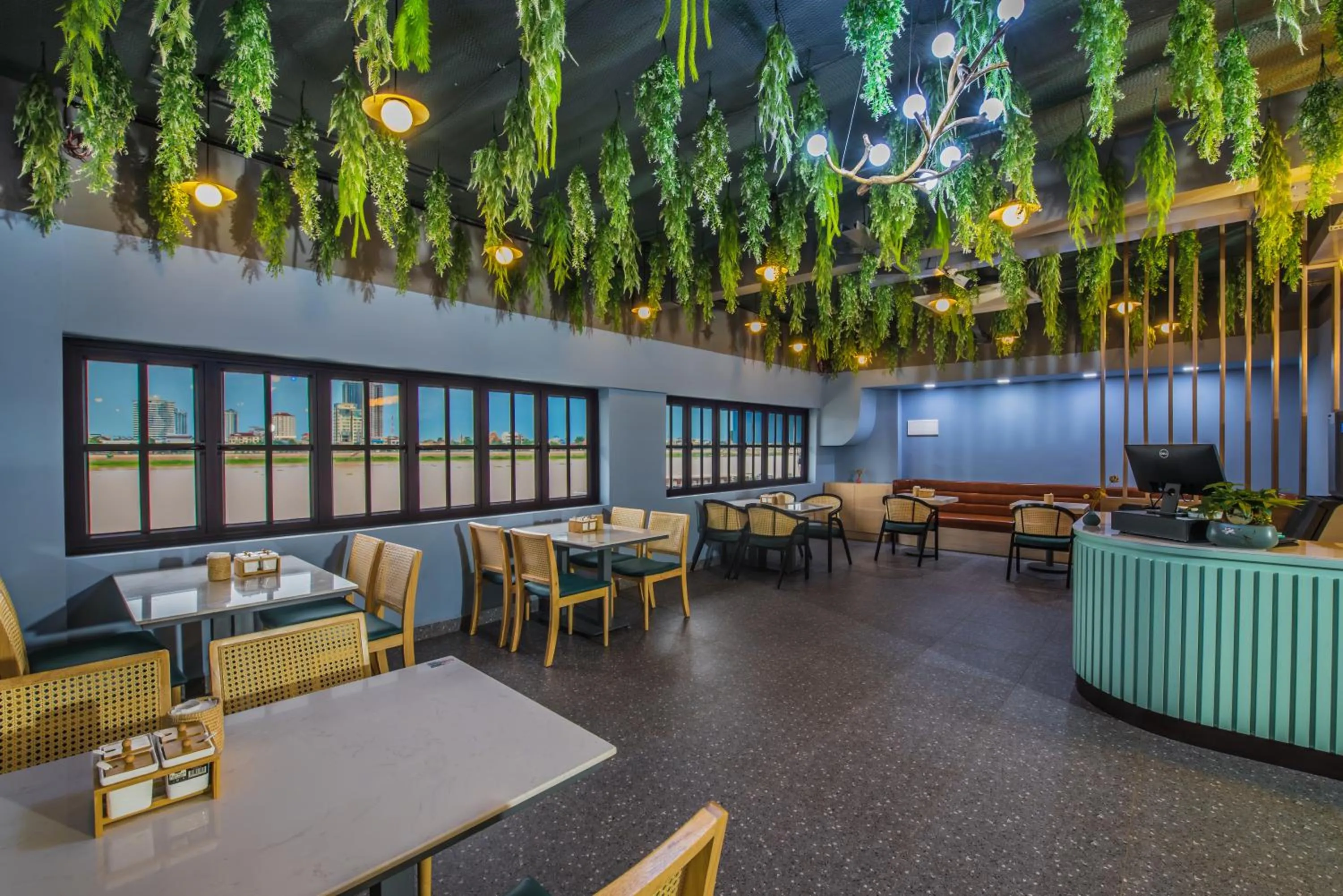 Restaurant/places to eat in M9 Kirirom Hotel