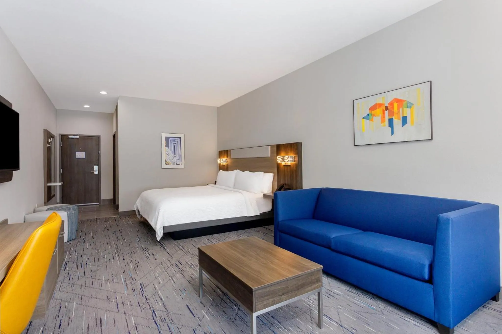 Photo of the whole room, Bed in Holiday Inn Express & Suites Tampa Stadium - Airport Area by IHG