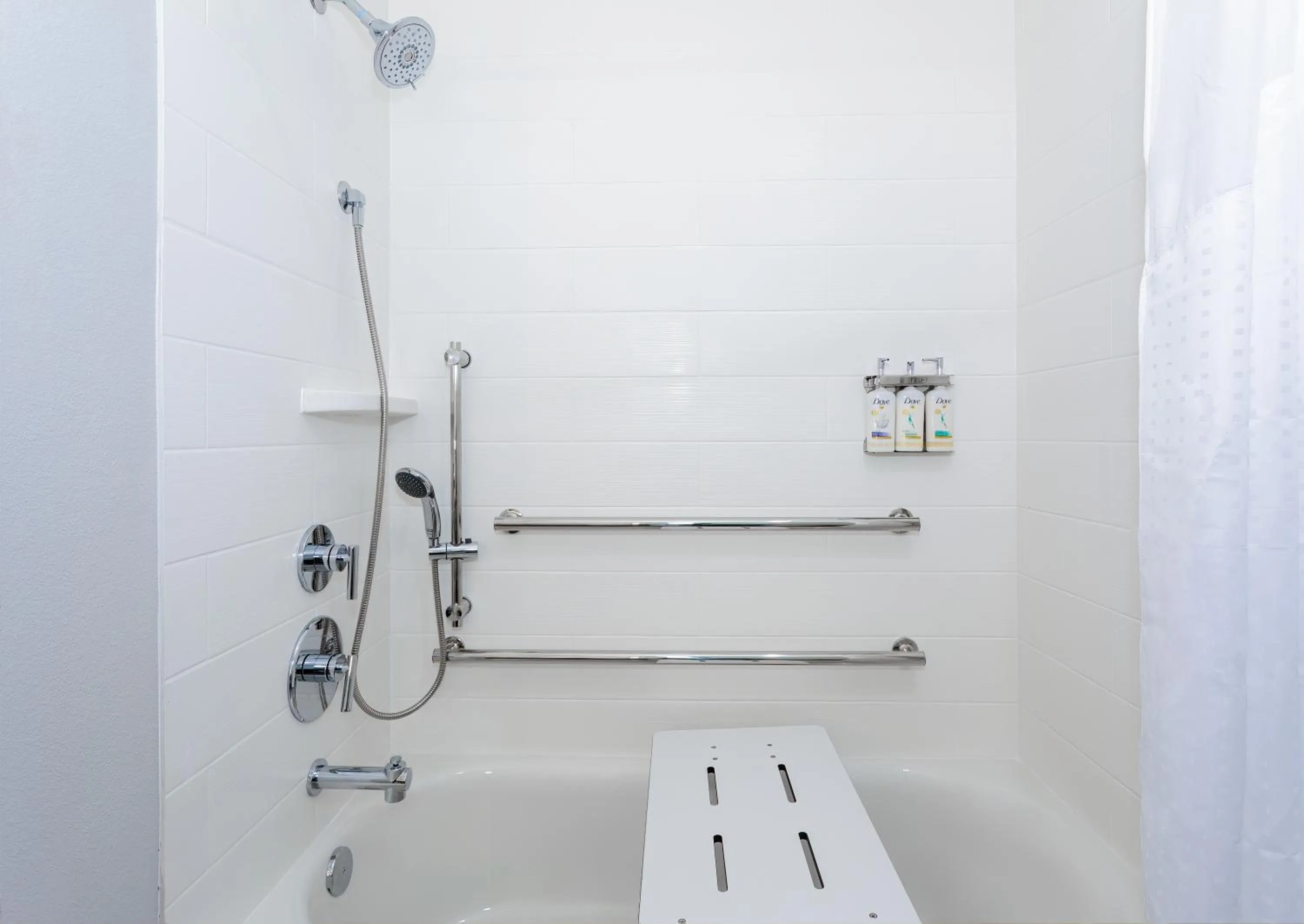 Holiday Inn Express & Suites Tampa Stadium - Airport Area by IHG