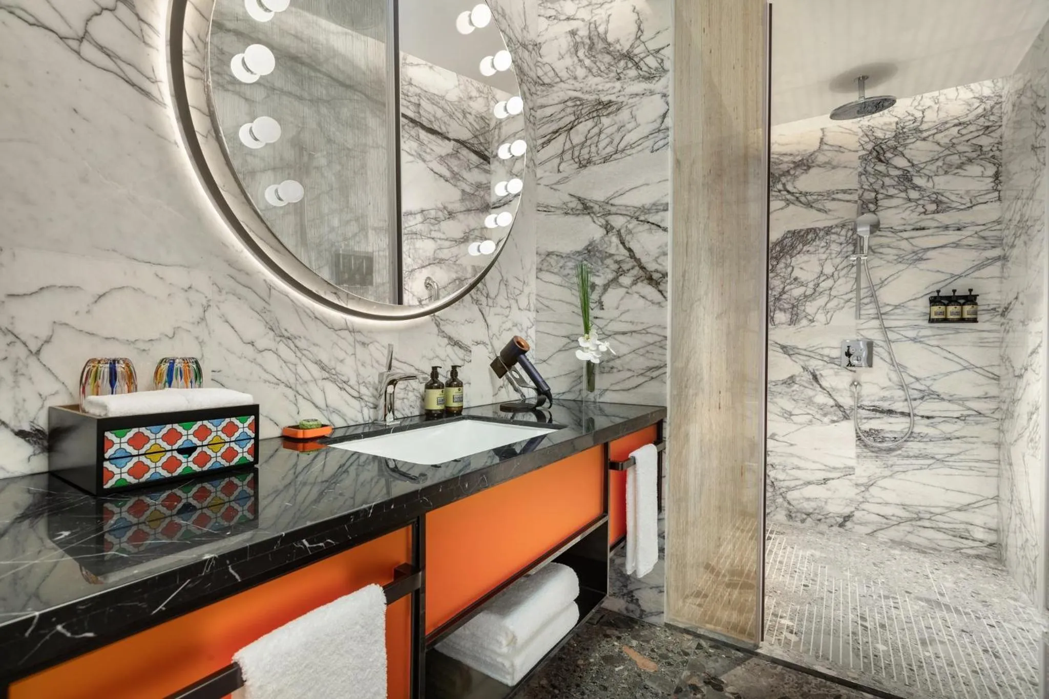 Photo of the whole room in Hotel Indigo Guangzhou Haixinsha by IHG