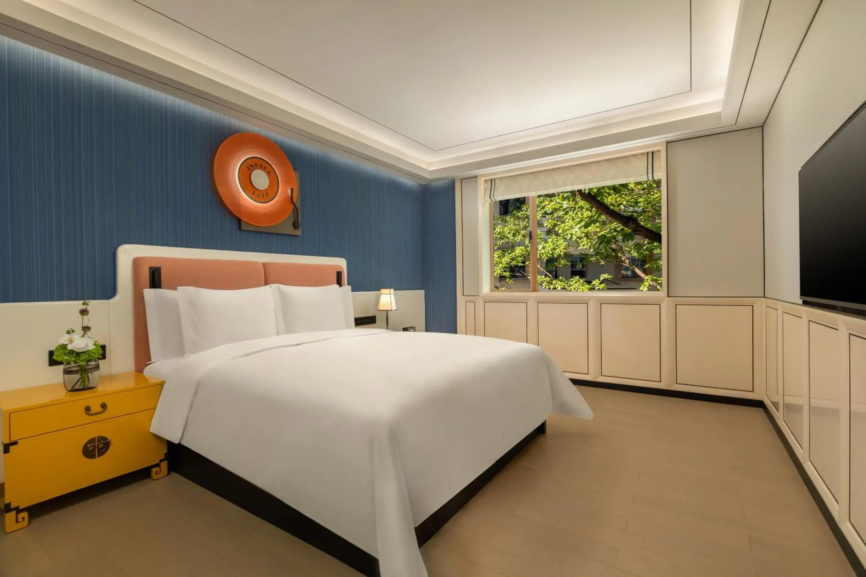 One-Bedroom King Suite - Central Building in Hotel Indigo Guangzhou Haixinsha by IHG - Free Shuttle Bus to Canton Fair Complex during Canton Fair period One-Bedroom King Suite - Central Building in Hotel Indigo Guangzhou Haixinsha by IHG - Free Shuttle Bus to Canton Fair Complex during Canton Fair period