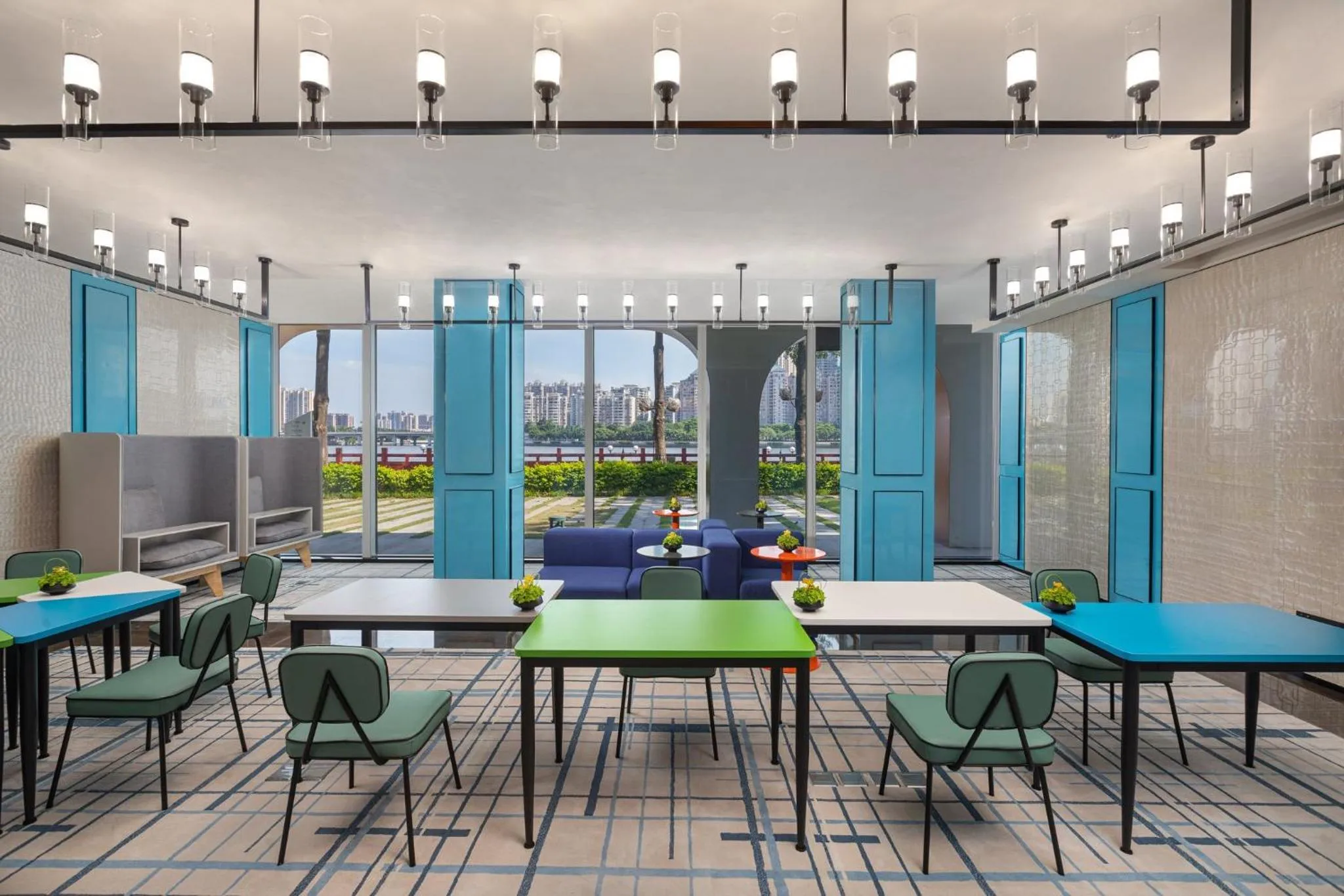 Meeting/conference room in Hotel Indigo Guangzhou Haixinsha by IHG