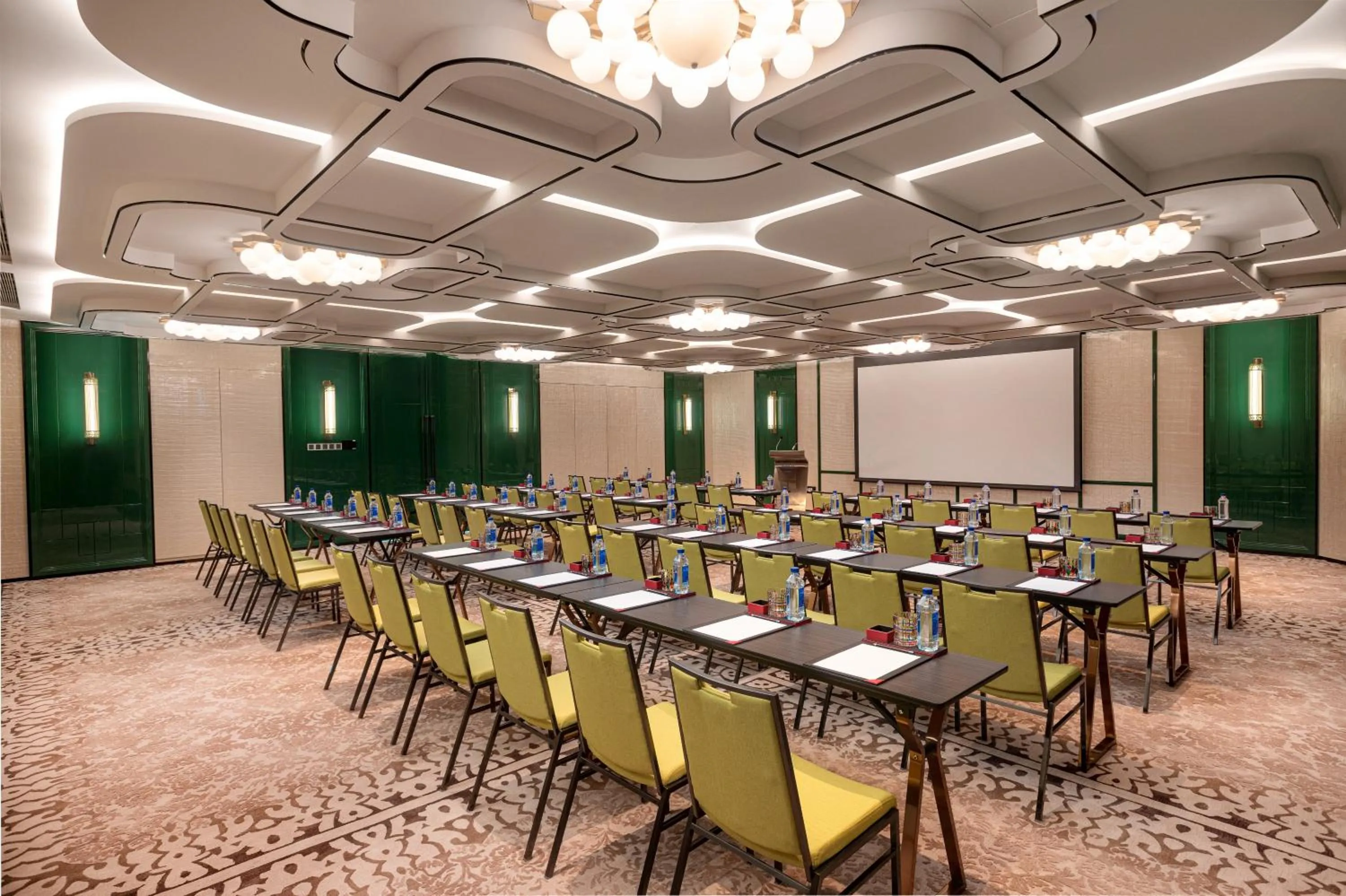 Meeting/conference room in Hotel Indigo Guangzhou Haixinsha by IHG