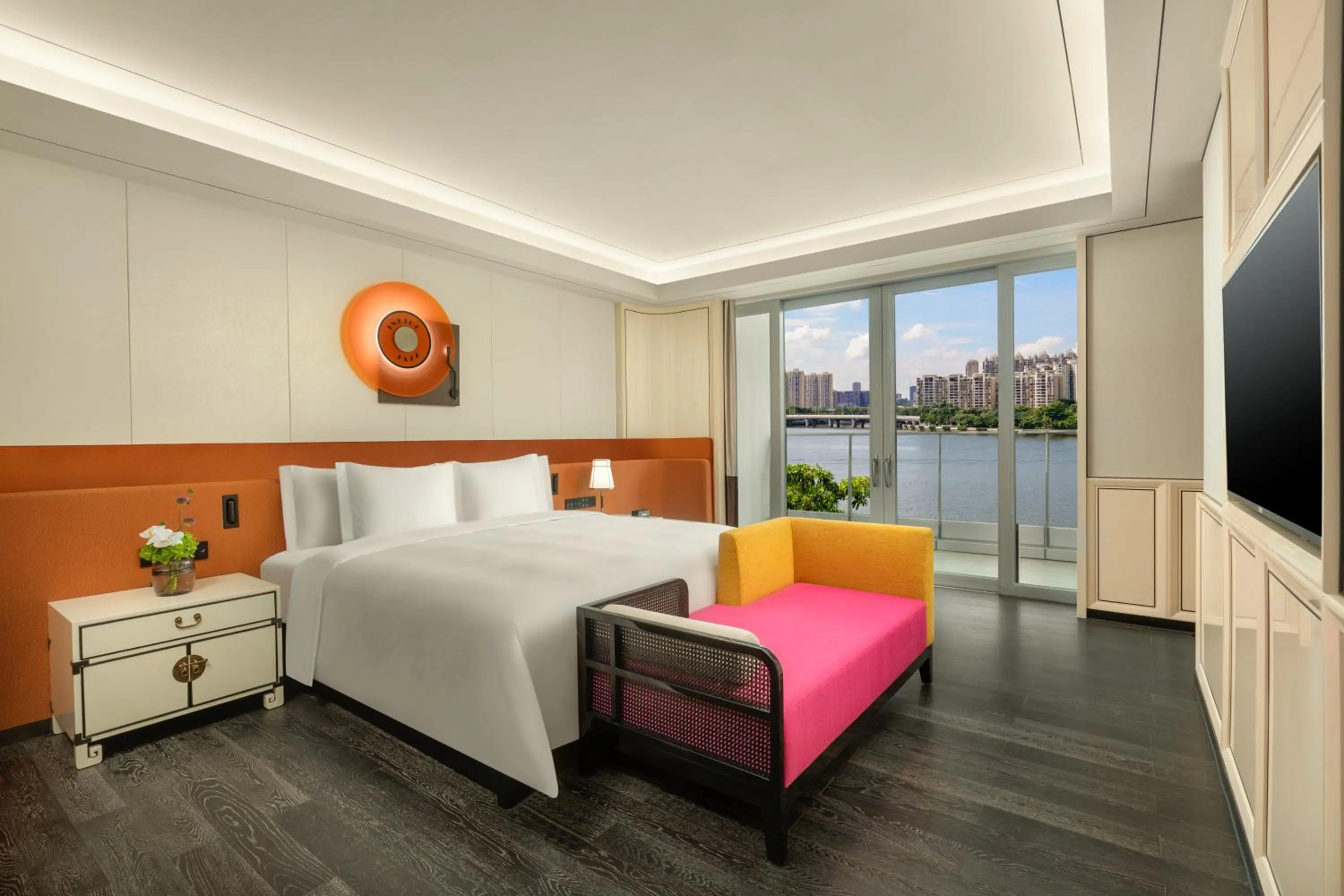 Balcony/Terrace, Bed in Hotel Indigo Guangzhou Haixinsha by IHG