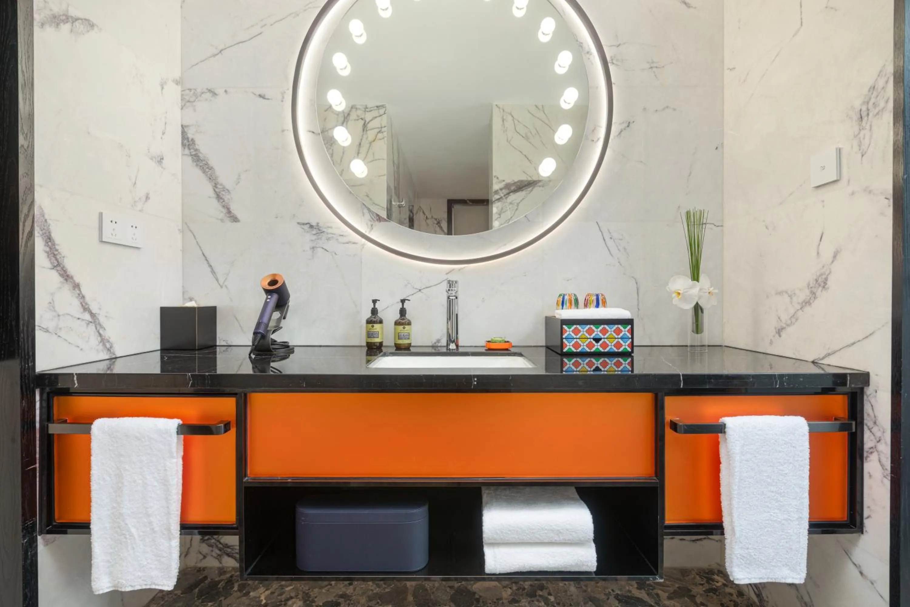 Bathroom in Hotel Indigo Guangzhou Haixinsha by IHG