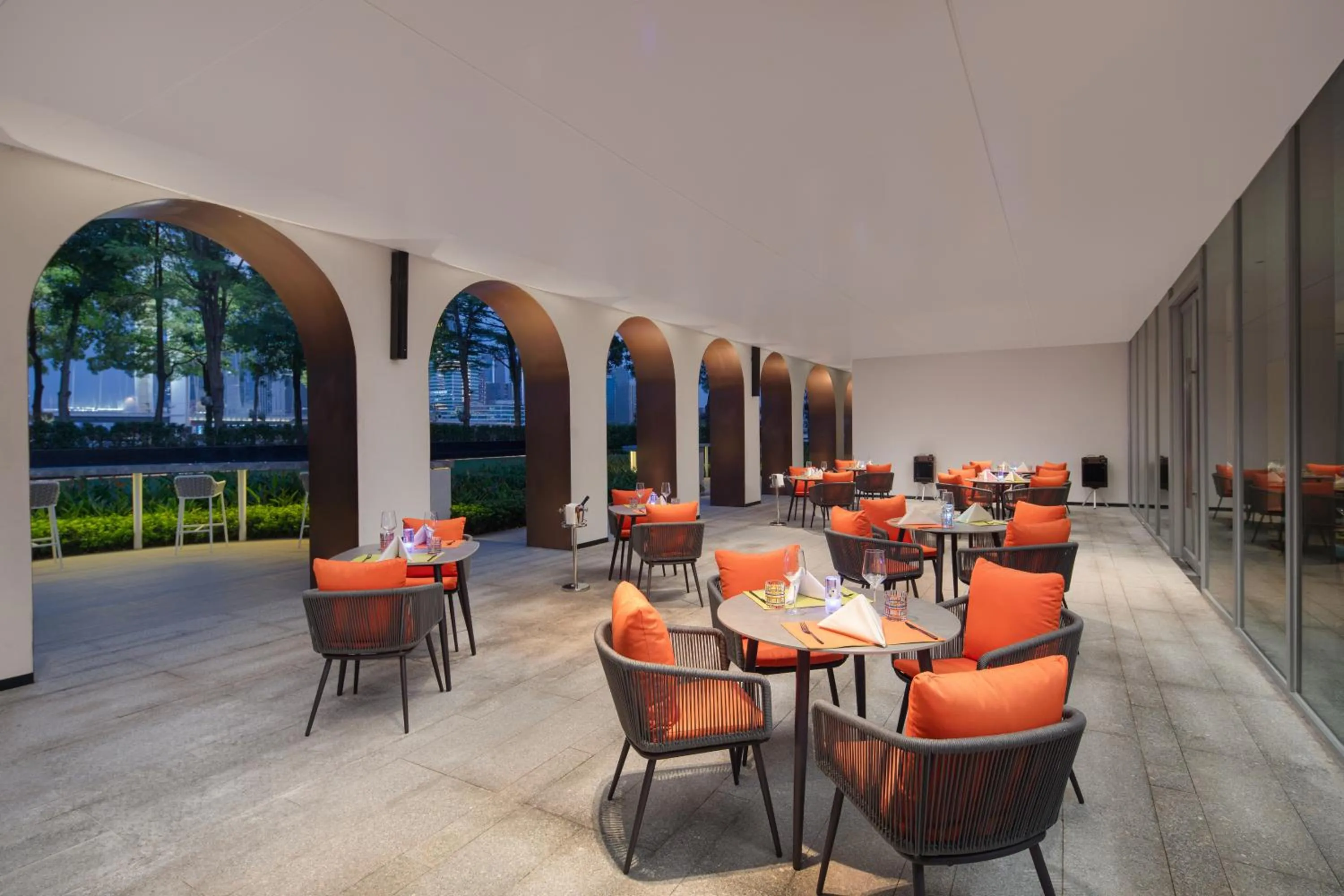 Restaurant/places to eat in Hotel Indigo Guangzhou Haixinsha by IHG