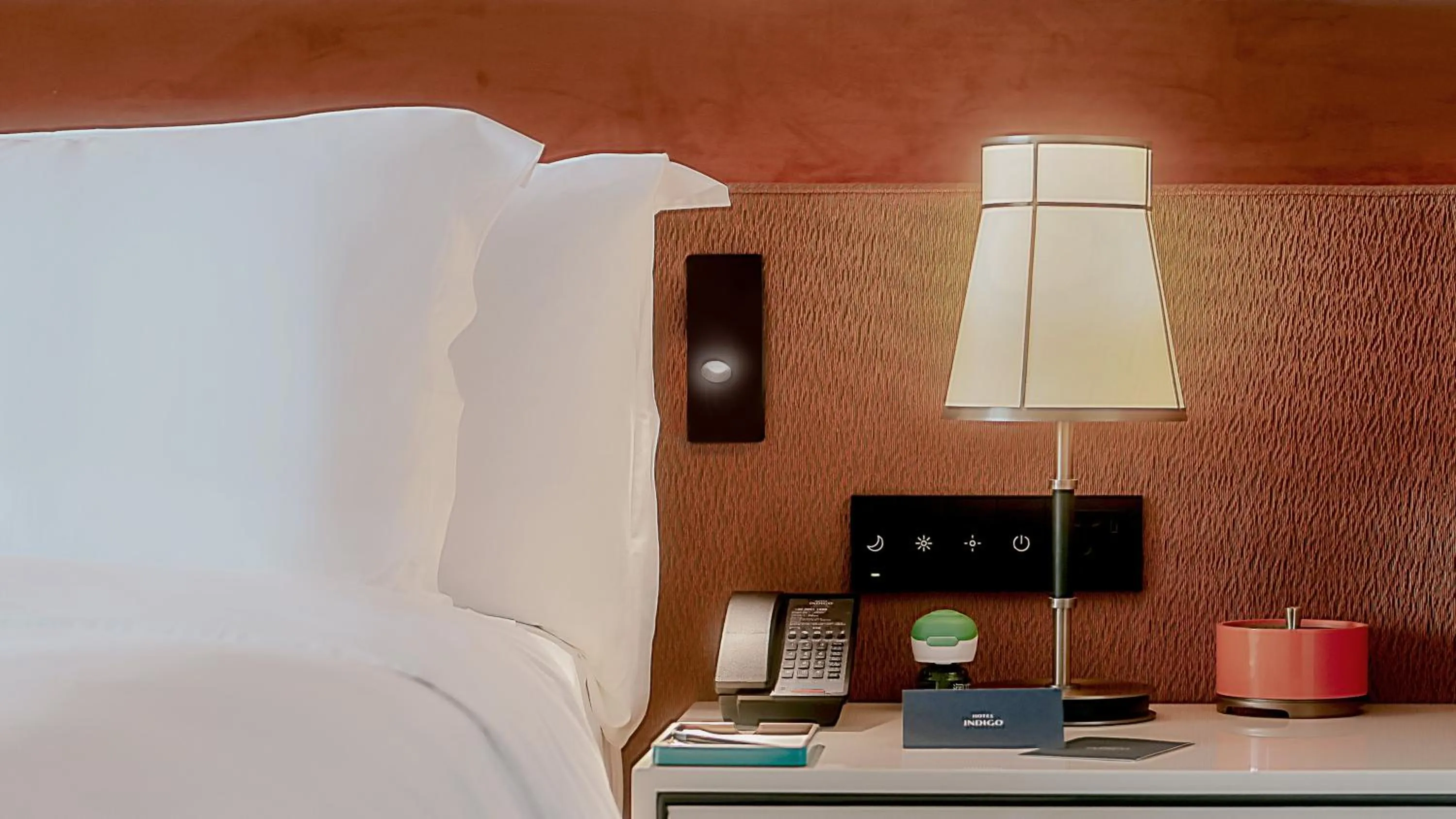 Photo of the whole room, Bed in Hotel Indigo Guangzhou Haixinsha by IHG