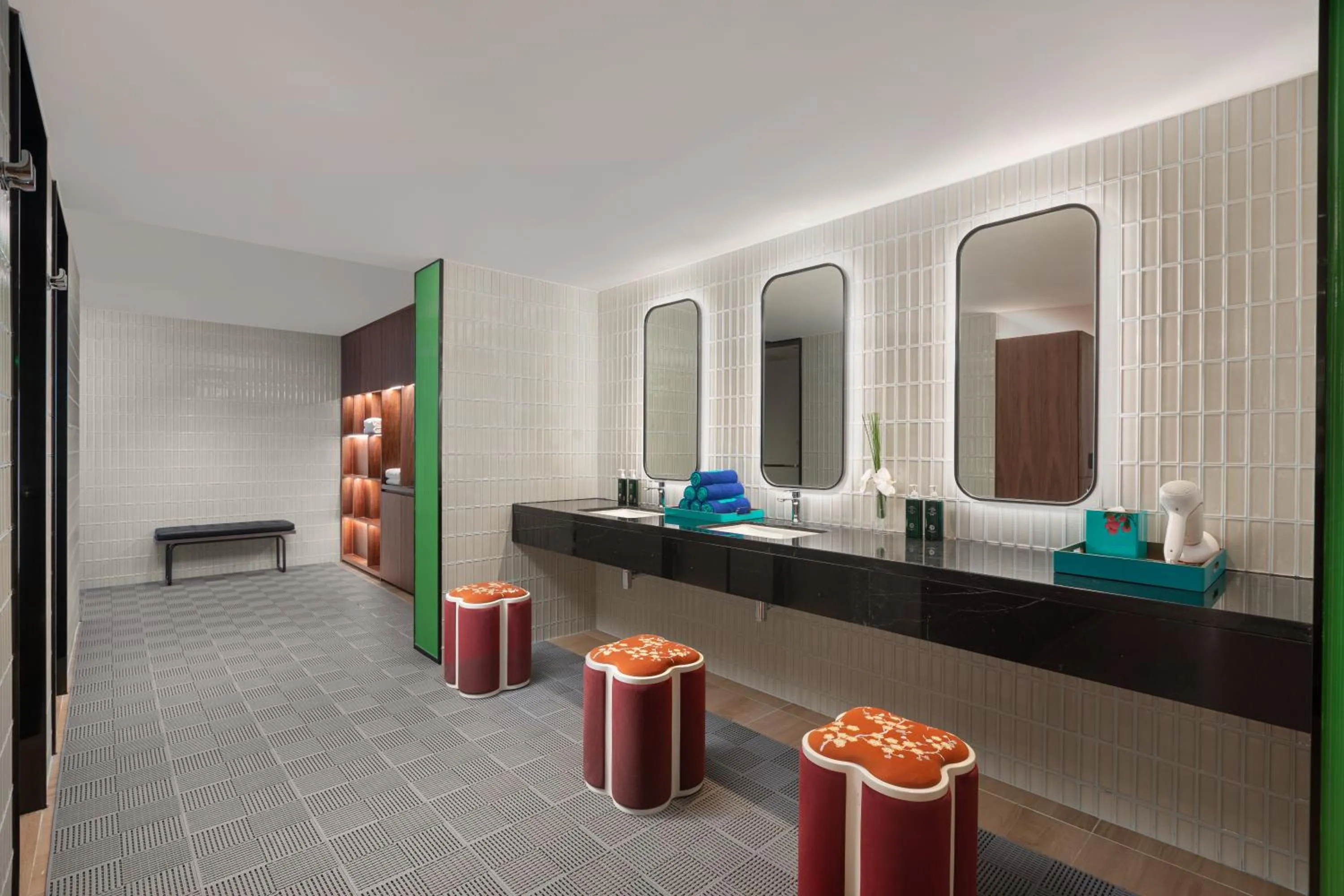 Fitness centre/facilities in Hotel Indigo Guangzhou Haixinsha by IHG