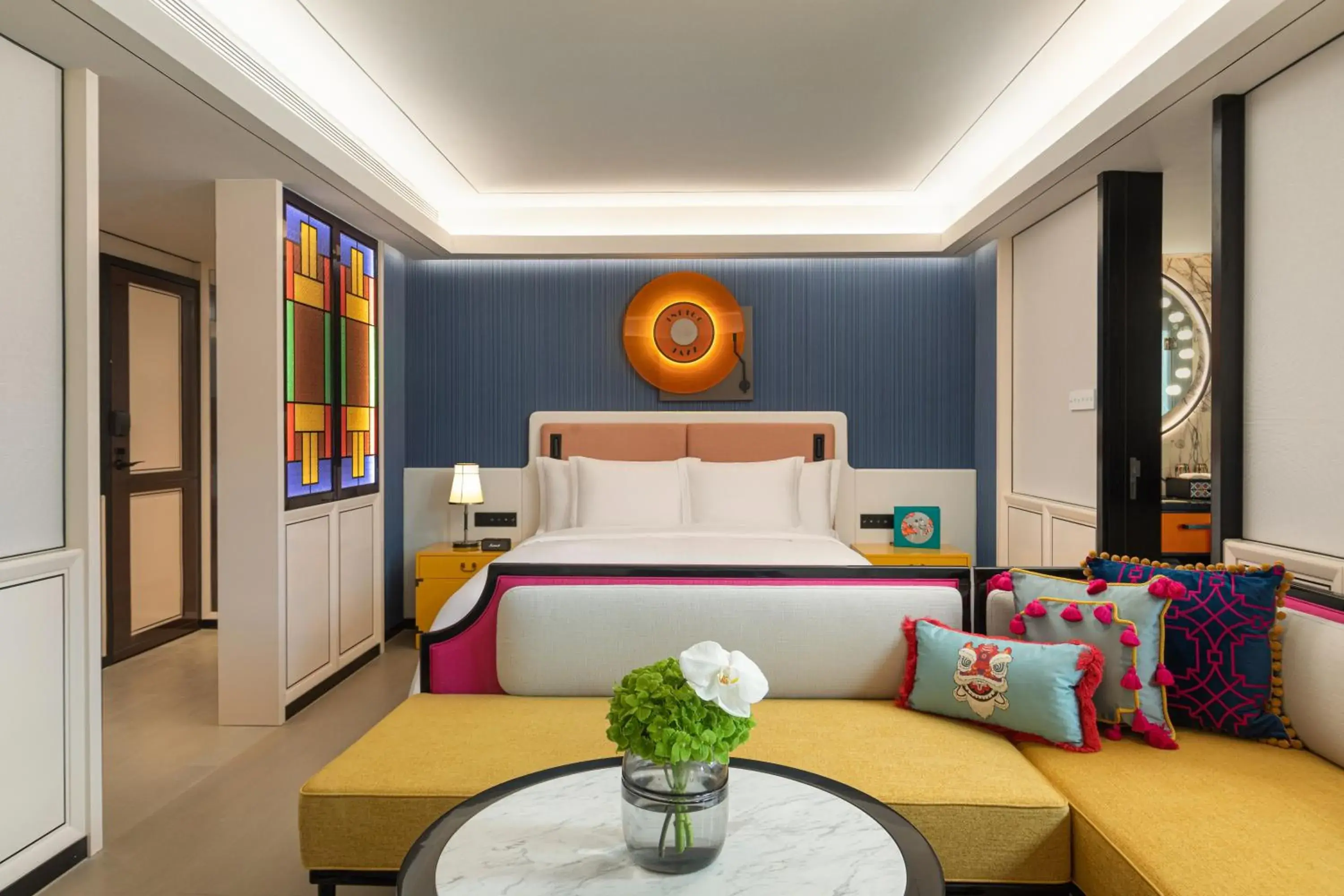 Premium King Room with Balcony in Hotel Indigo Guangzhou Haixinsha by IHG - Free Shuttle Bus to Canton Fair Complex during Canton Fair period Premium King Room with Balcony in Hotel Indigo Guangzhou Haixinsha by IHG - Free Shuttle Bus to Canton Fair Complex during Canton Fair period