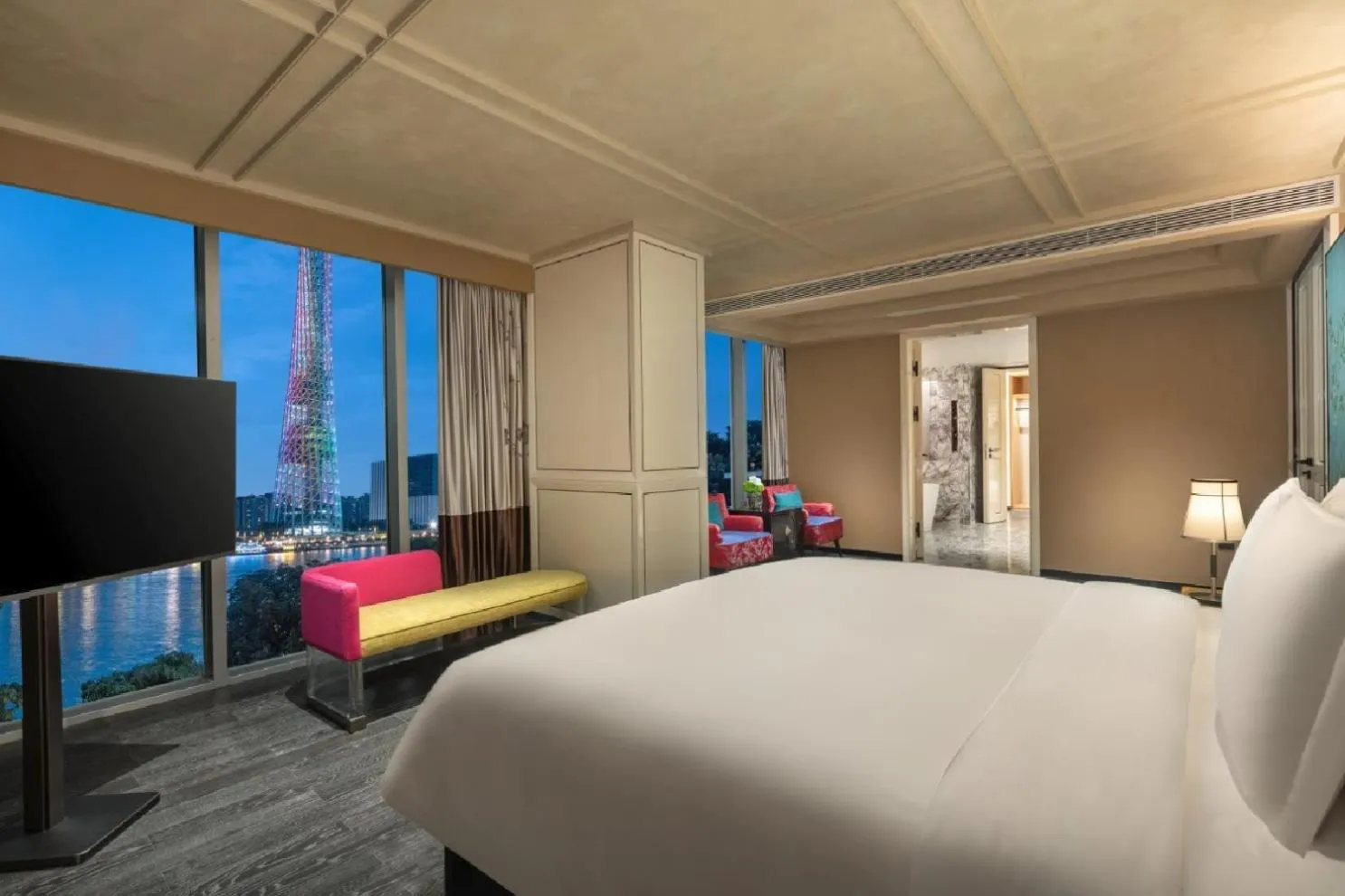 Bed in Hotel Indigo Guangzhou Haixinsha by IHG