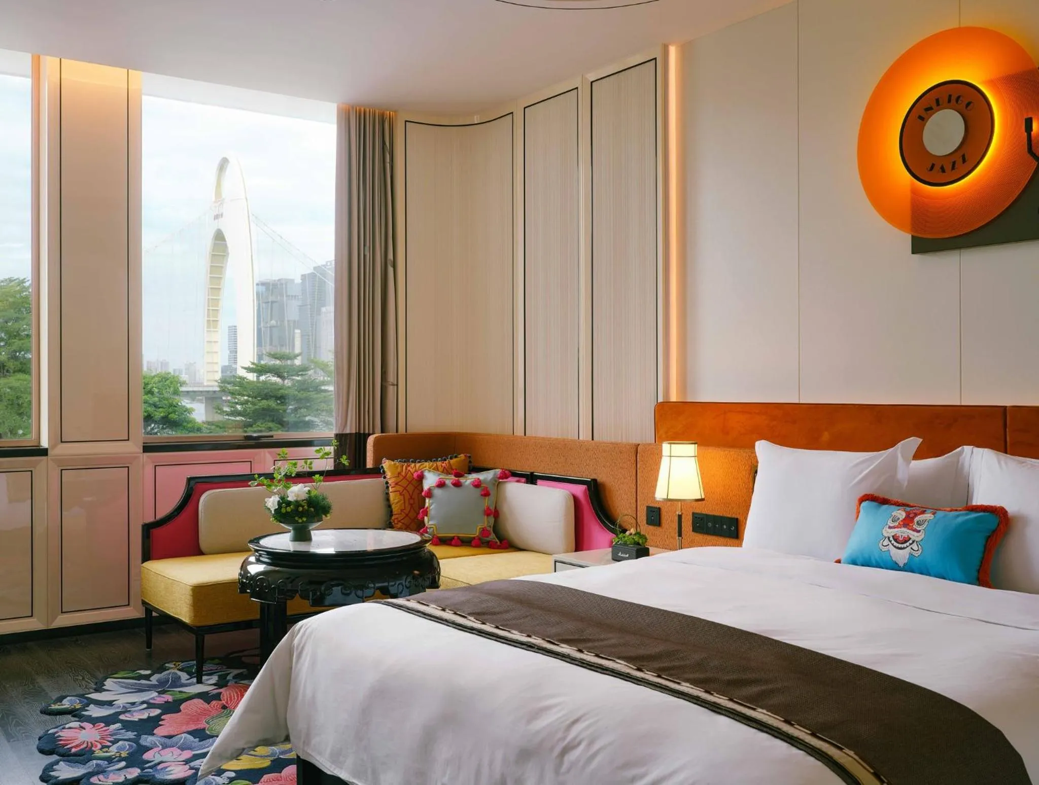 Photo of the whole room, Bed in Hotel Indigo Guangzhou Haixinsha by IHG