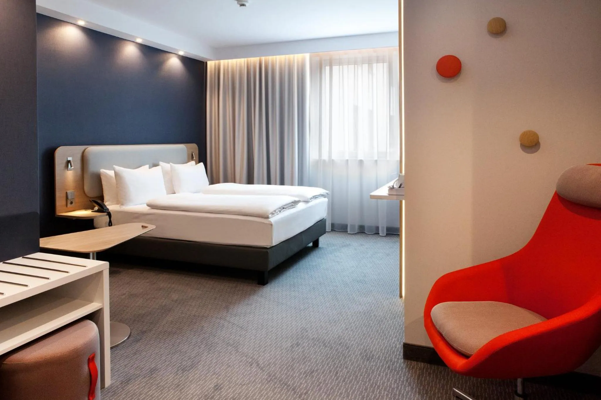 Photo of the whole room, Bed in Holiday Inn Express Bochum by IHG