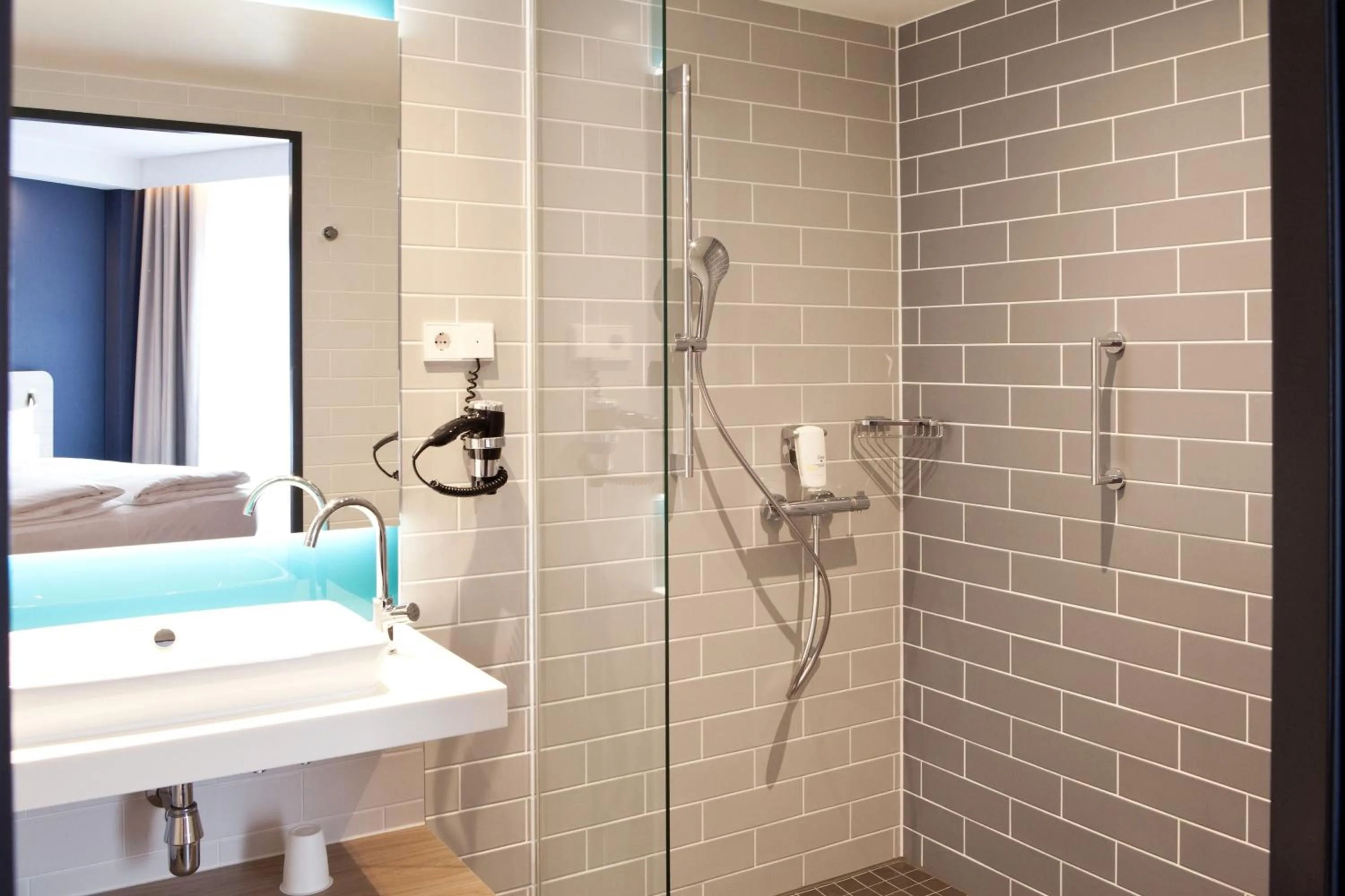 Shower in Holiday Inn Express Bochum by IHG