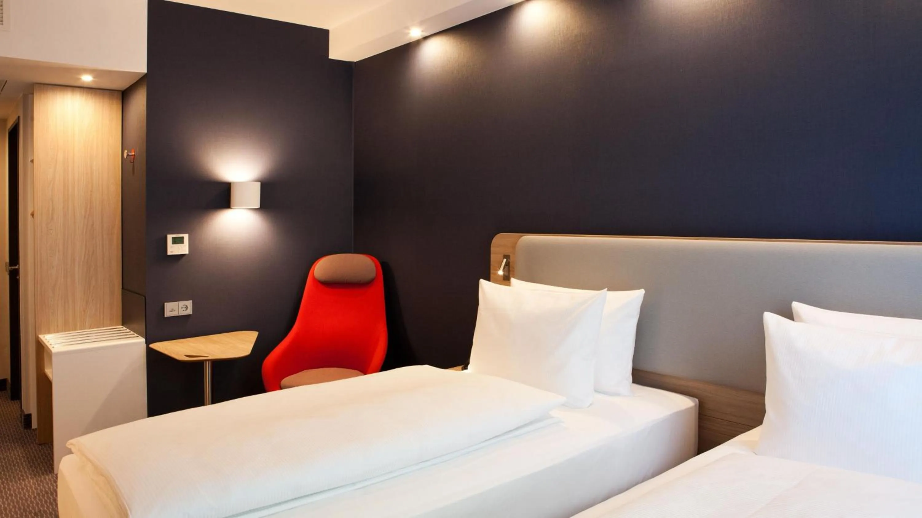 Bed in Holiday Inn Express Bochum by IHG