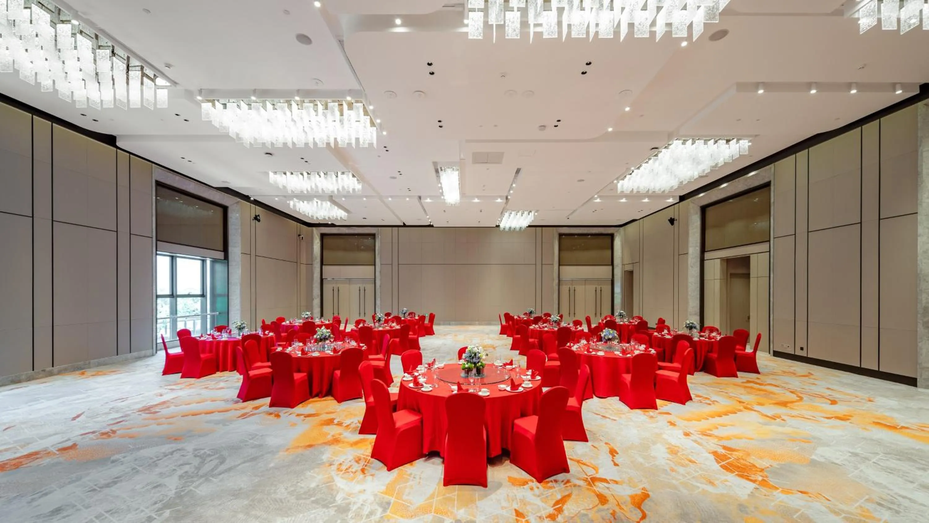 Meeting/conference room in Holiday Inn Xi'an East by IHG