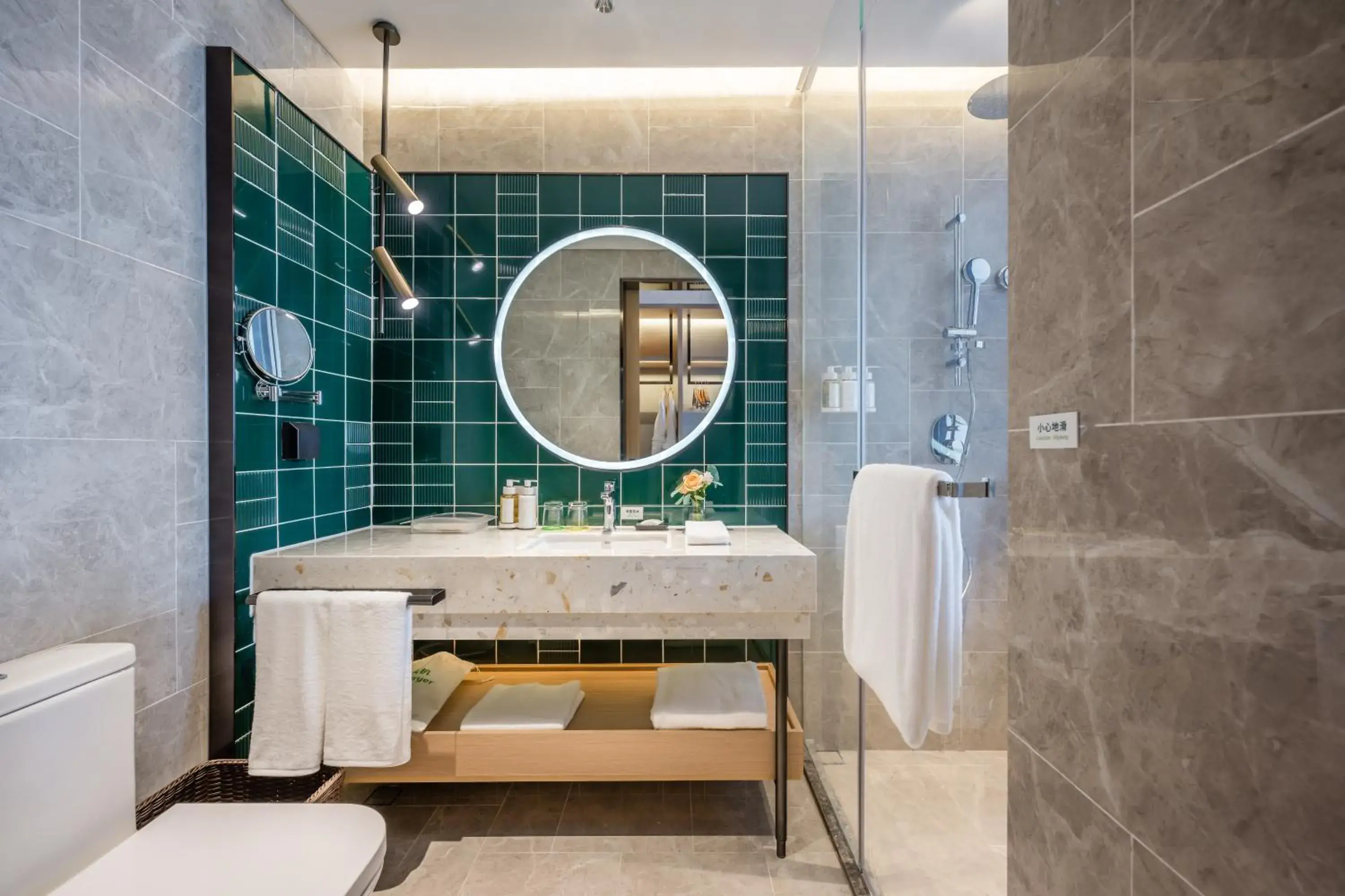 Standard King Room in Holiday Inn Xi'an East by IHG Standard King Room in Holiday Inn Xi'an East by IHG