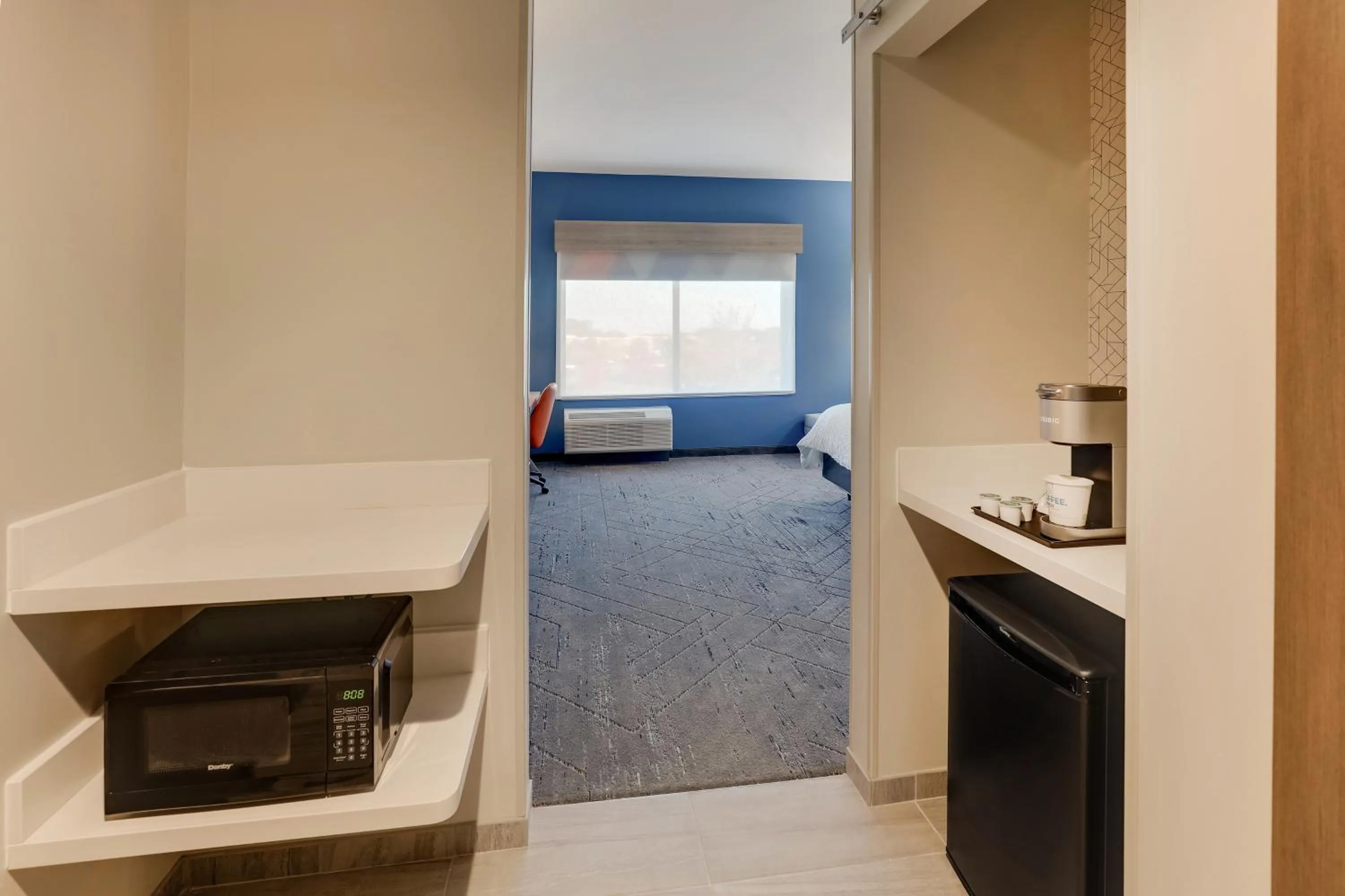 Bedroom, Bed in Holiday Inn Express Holly Springs - Raleigh Area by IHG