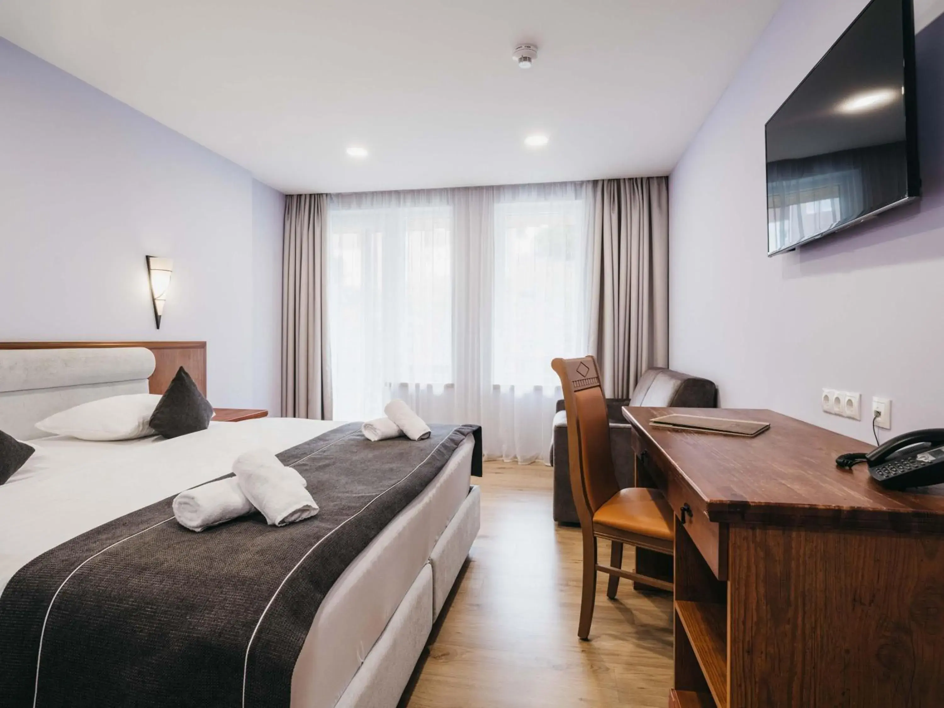 Double or Twin Room with Balcony in Hotel Victoriya Double or Twin Room with Balcony in Hotel Victoriya