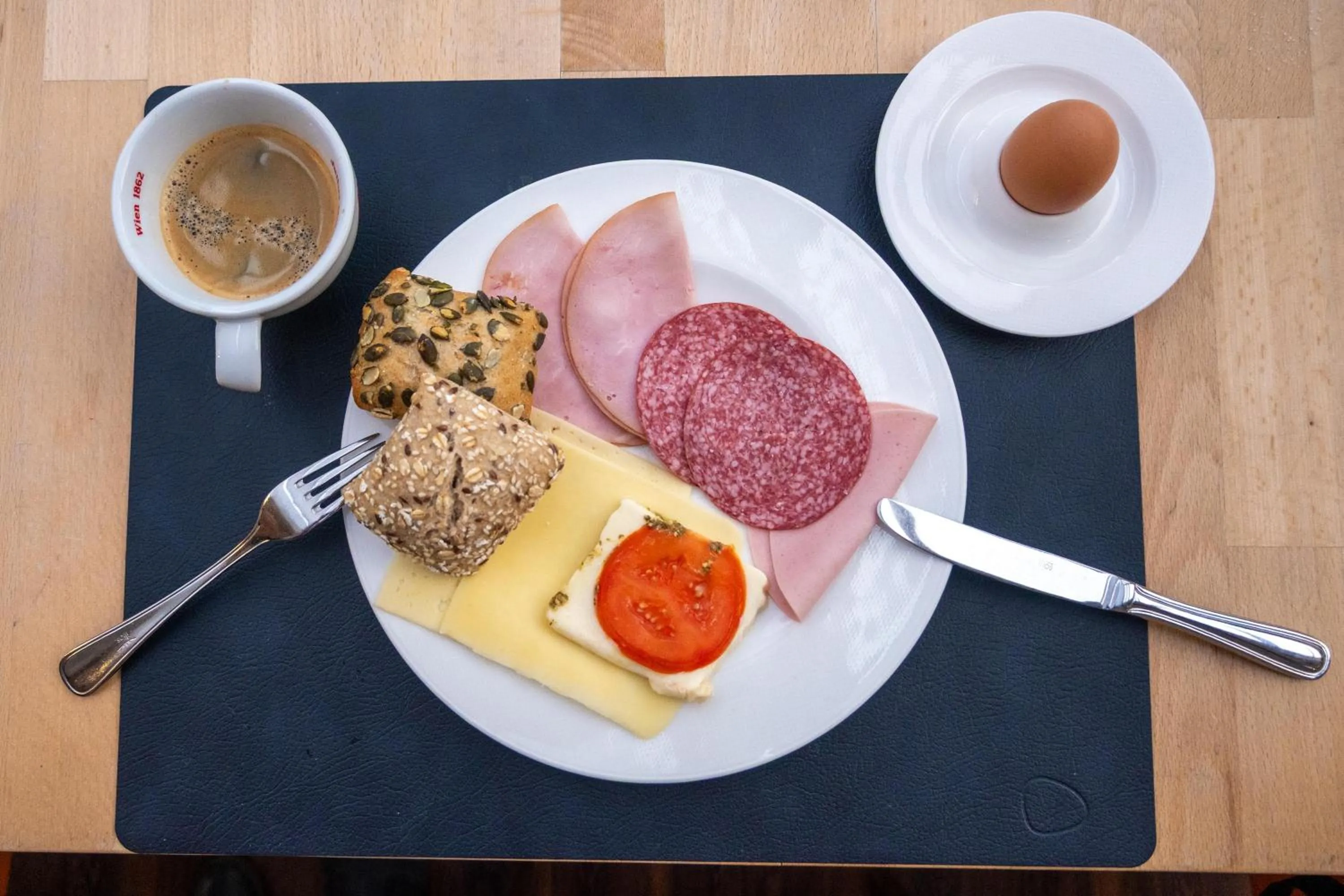 Restaurant/places to eat in Hotel Victoriya