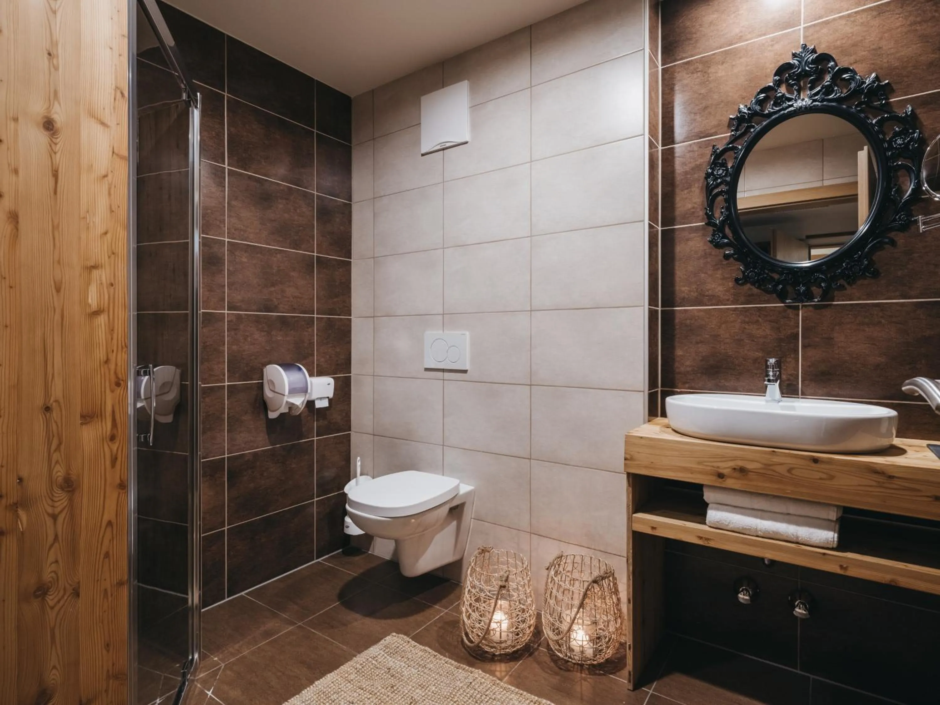 Bathroom in Hotel Victoria by VAYA