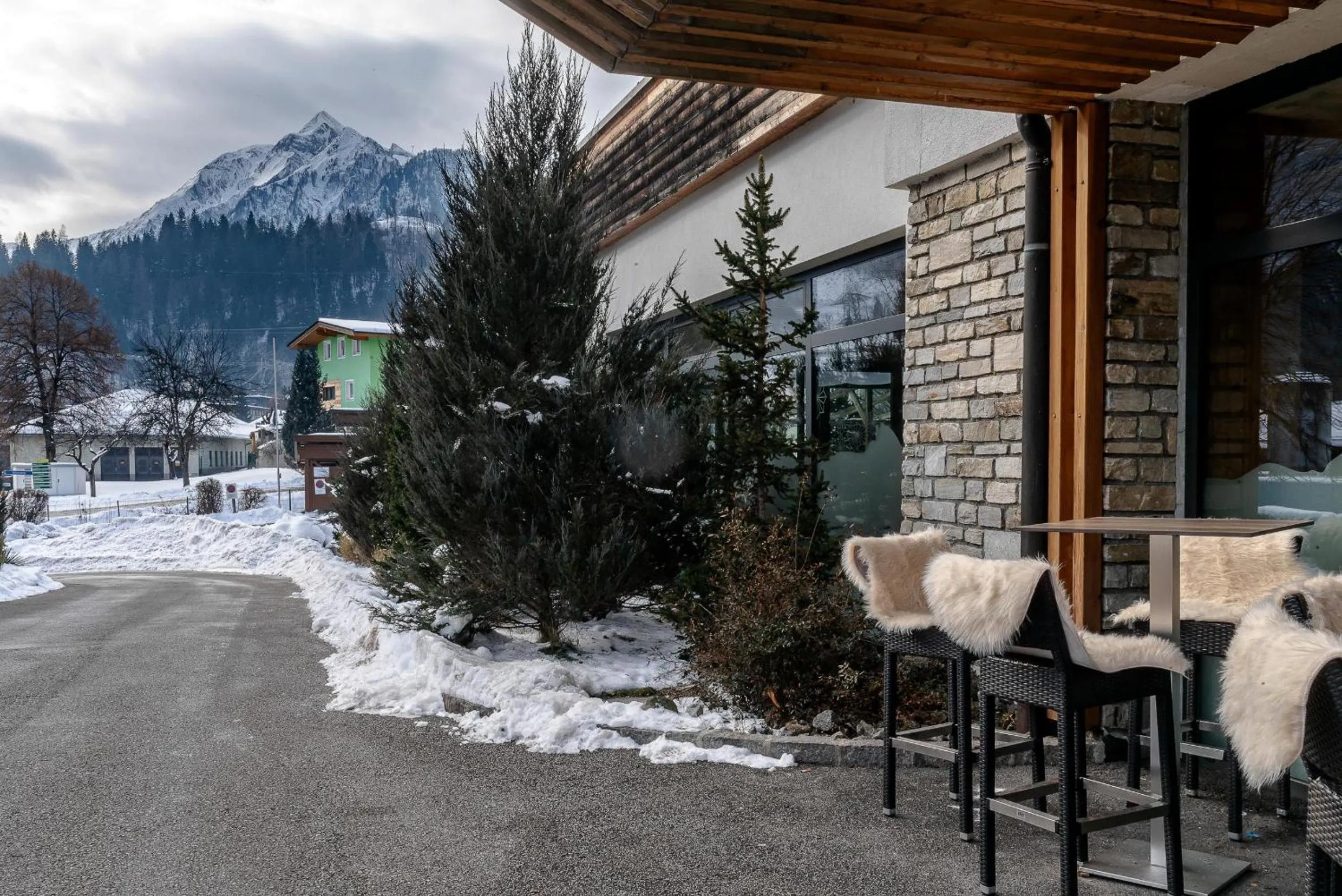 Property building in Hotel Victoriya