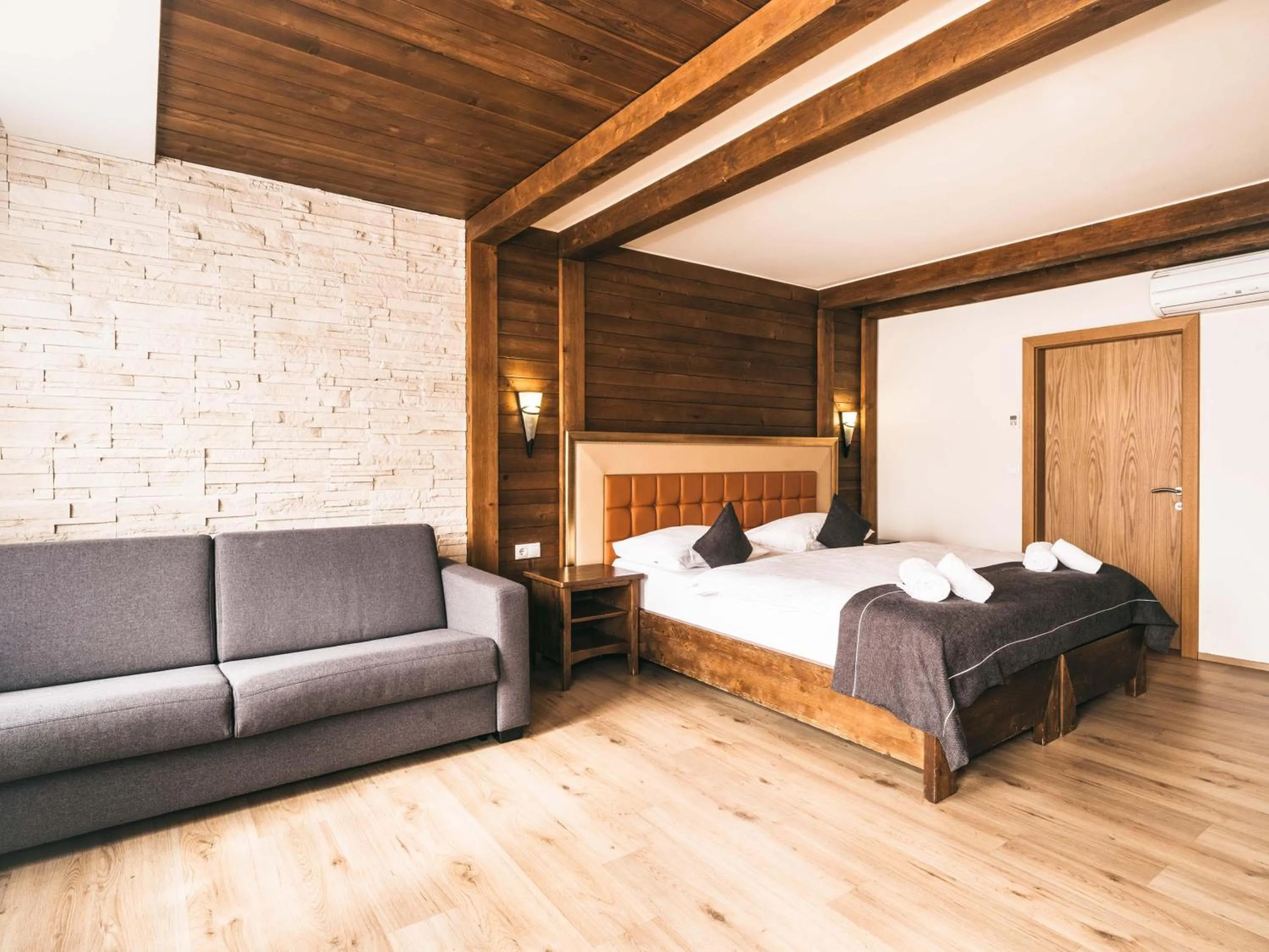 Photo of the whole room, Bed in Hotel Victoriya