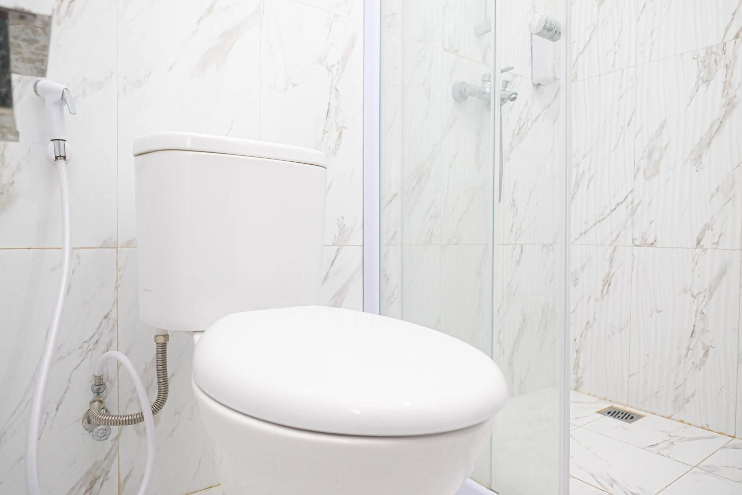 Bathroom in RedDoorz Plus @ Harmonie Cepu Blora