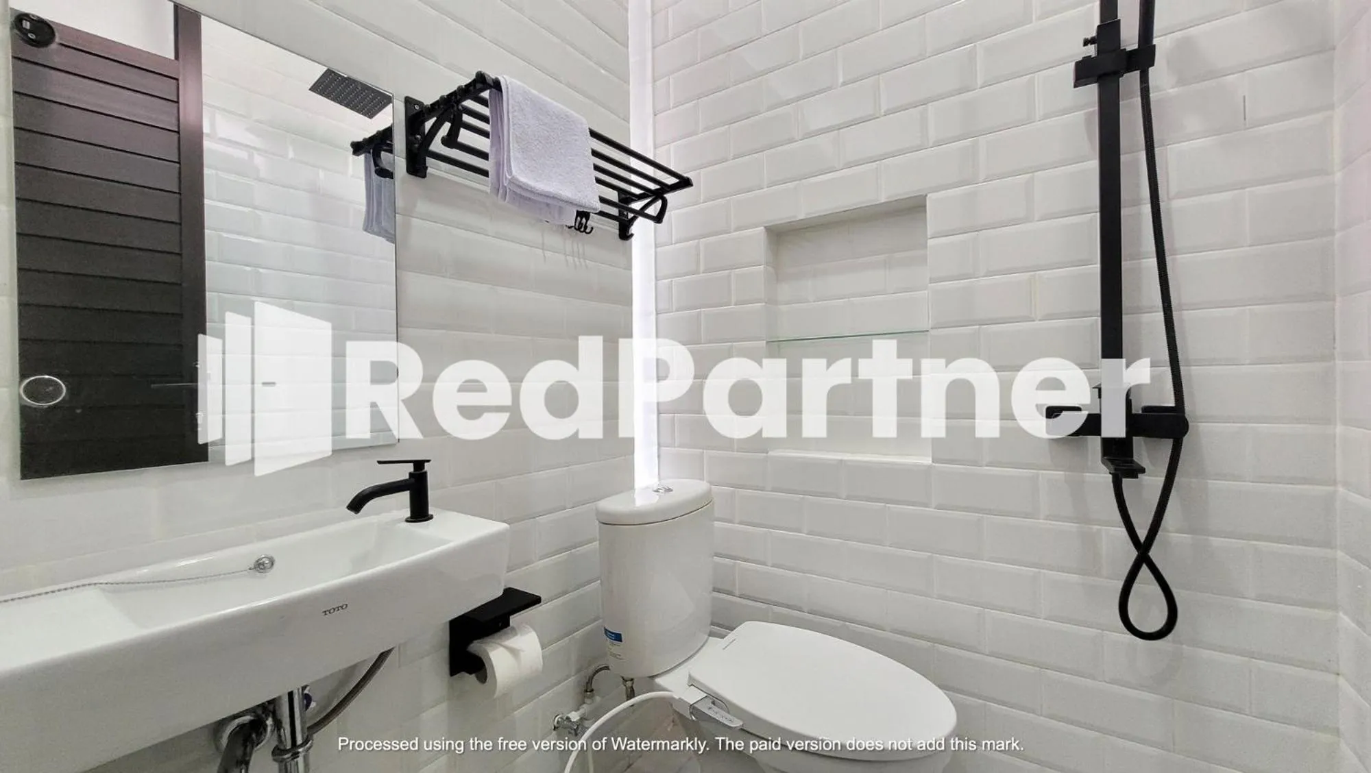 Shower in Griya Nawastika Syariah at Jakal KM 8 Redpartner