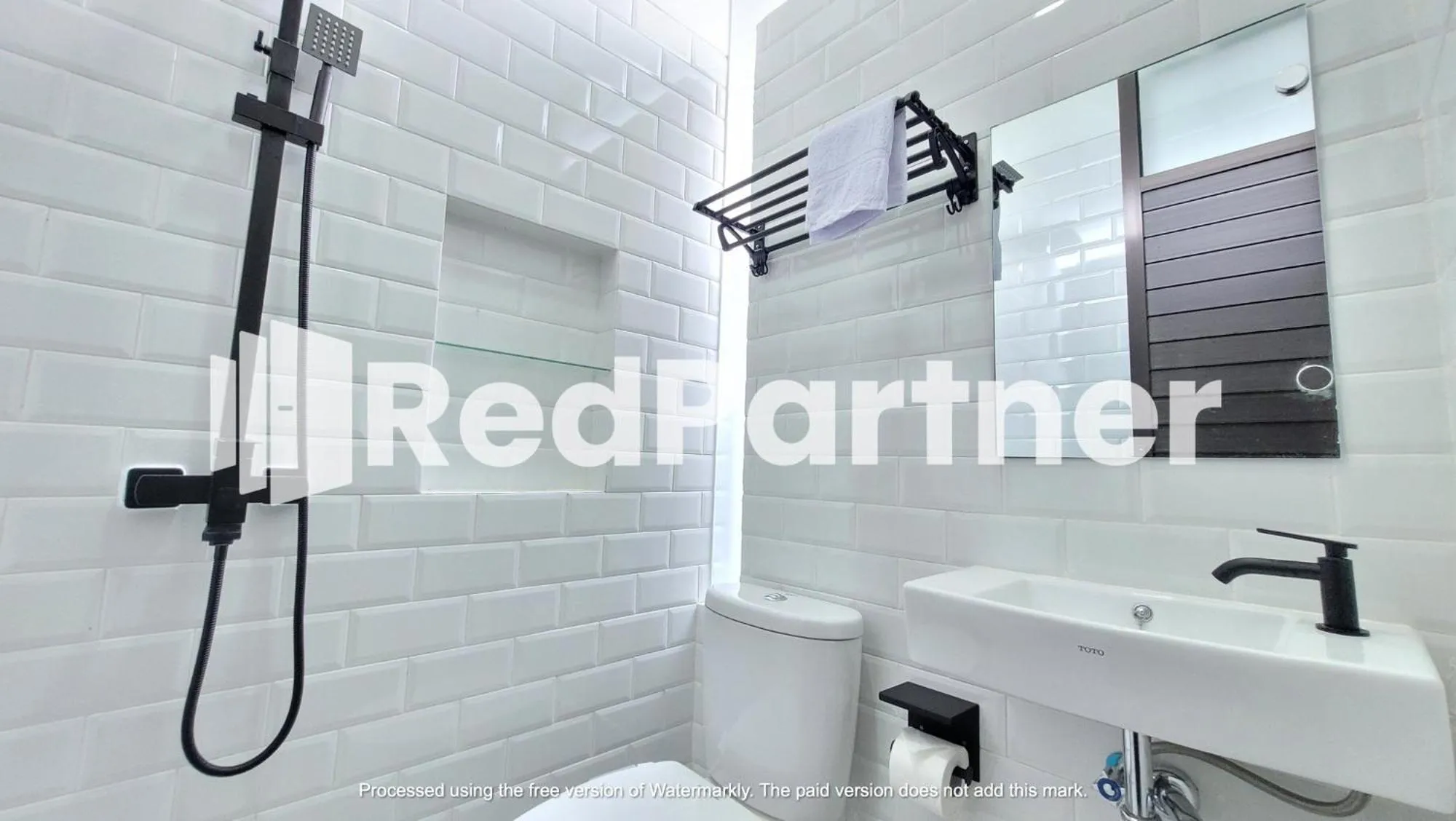 Shower in Griya Nawastika Syariah at Jakal KM 8 Redpartner