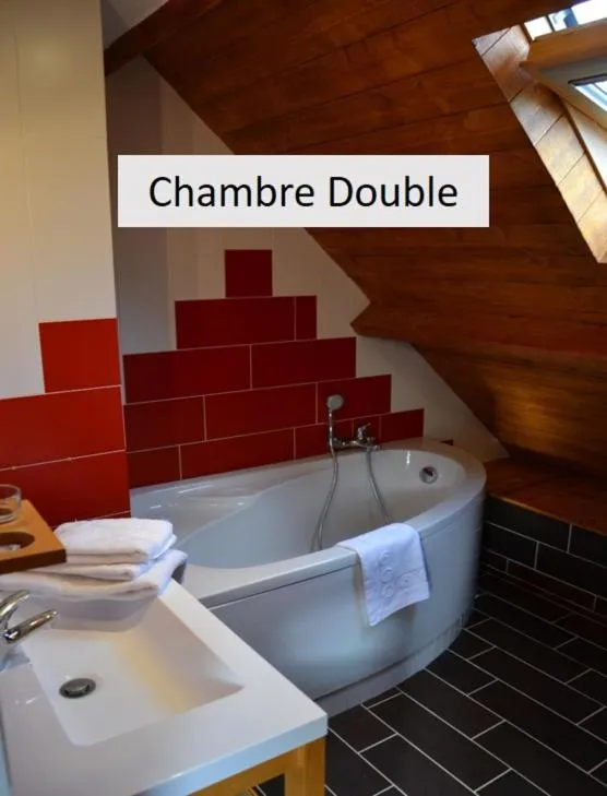 Bathroom in Chambres d'hôtes Villa de Vienne-en-Arthies