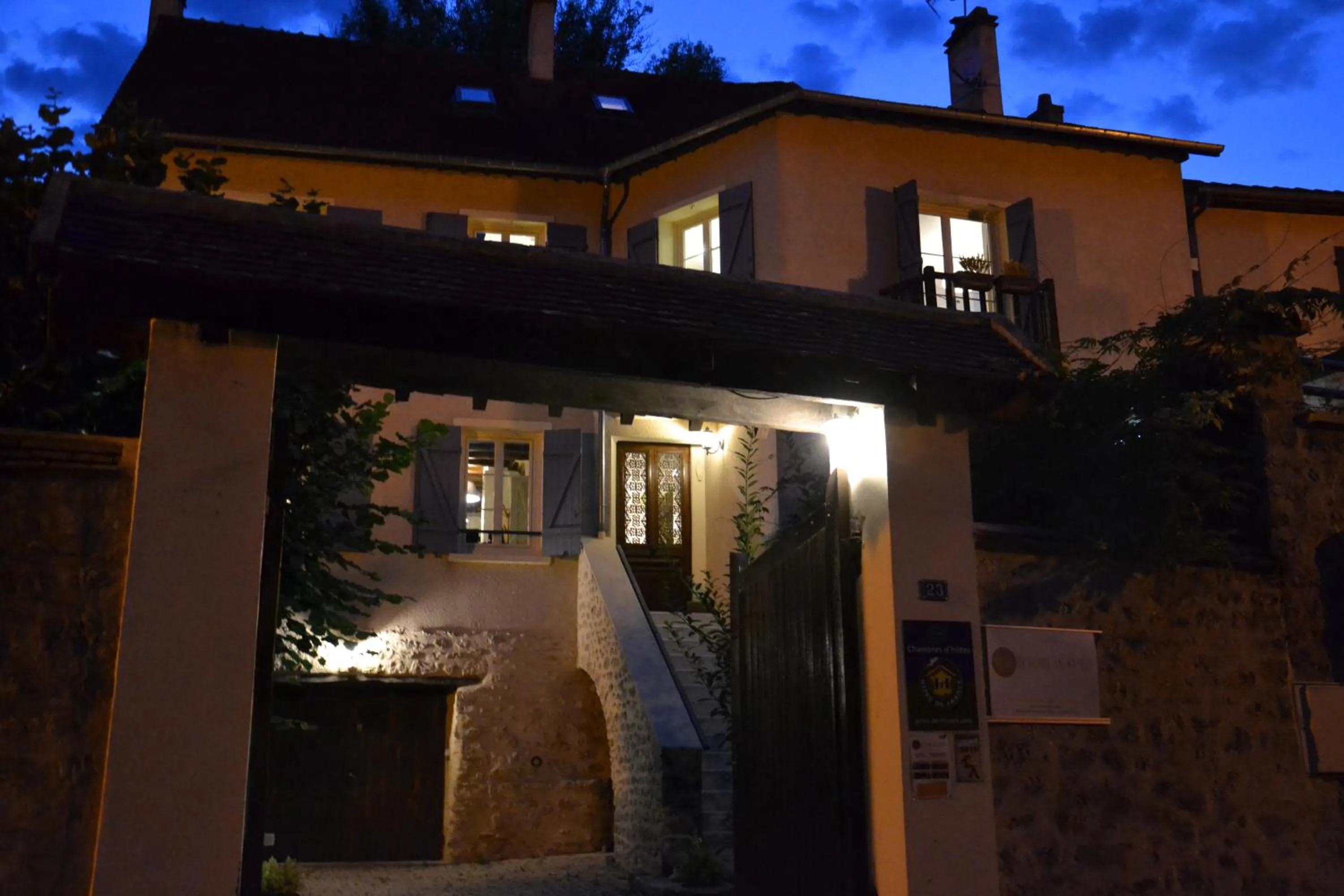 Facade/entrance in Chambres d'hôtes Villa de Vienne-en-Arthies