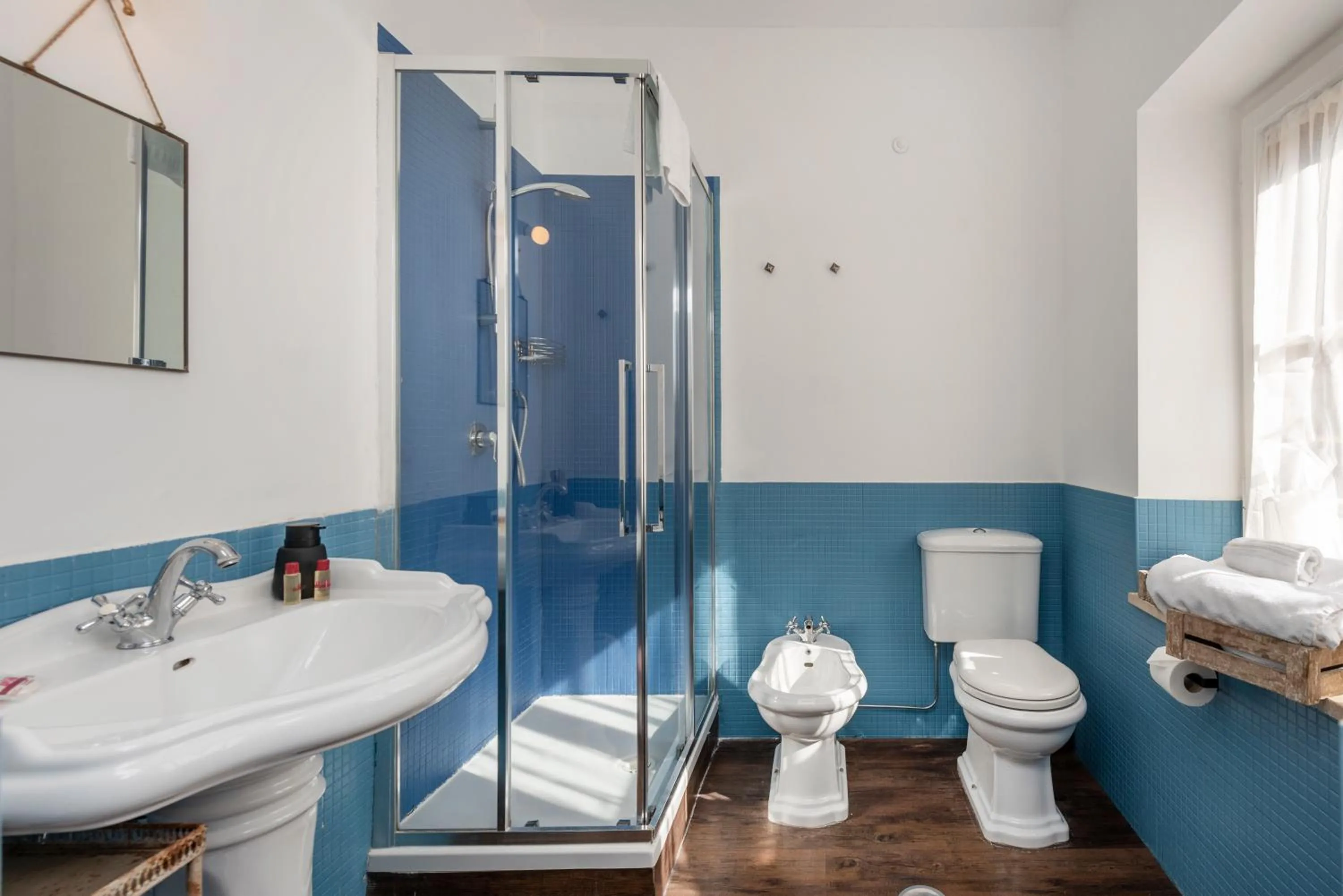 Shower in Angelina Dimora Contemporanea