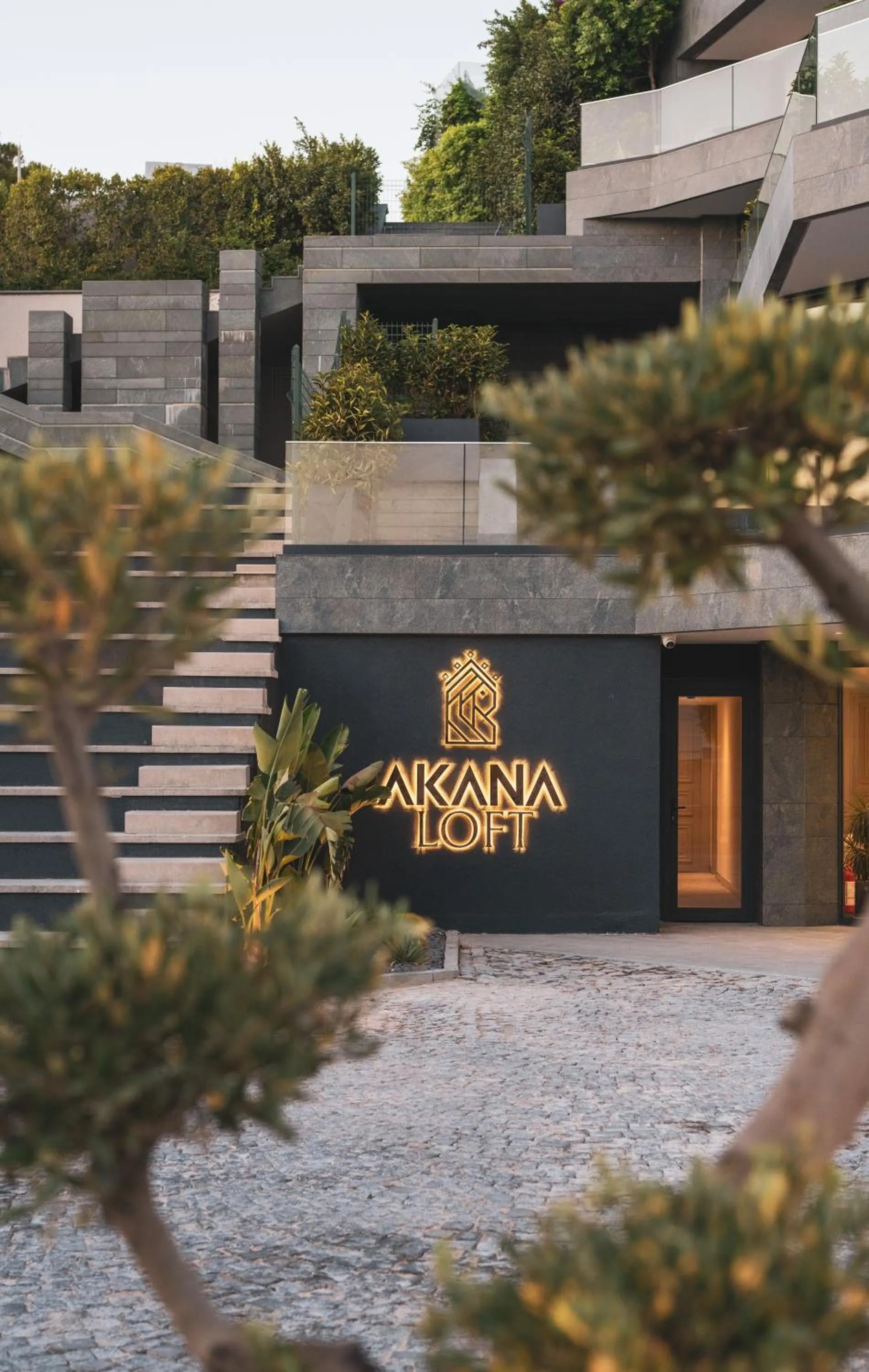 Logo/Certificate/Sign in Akana Loft