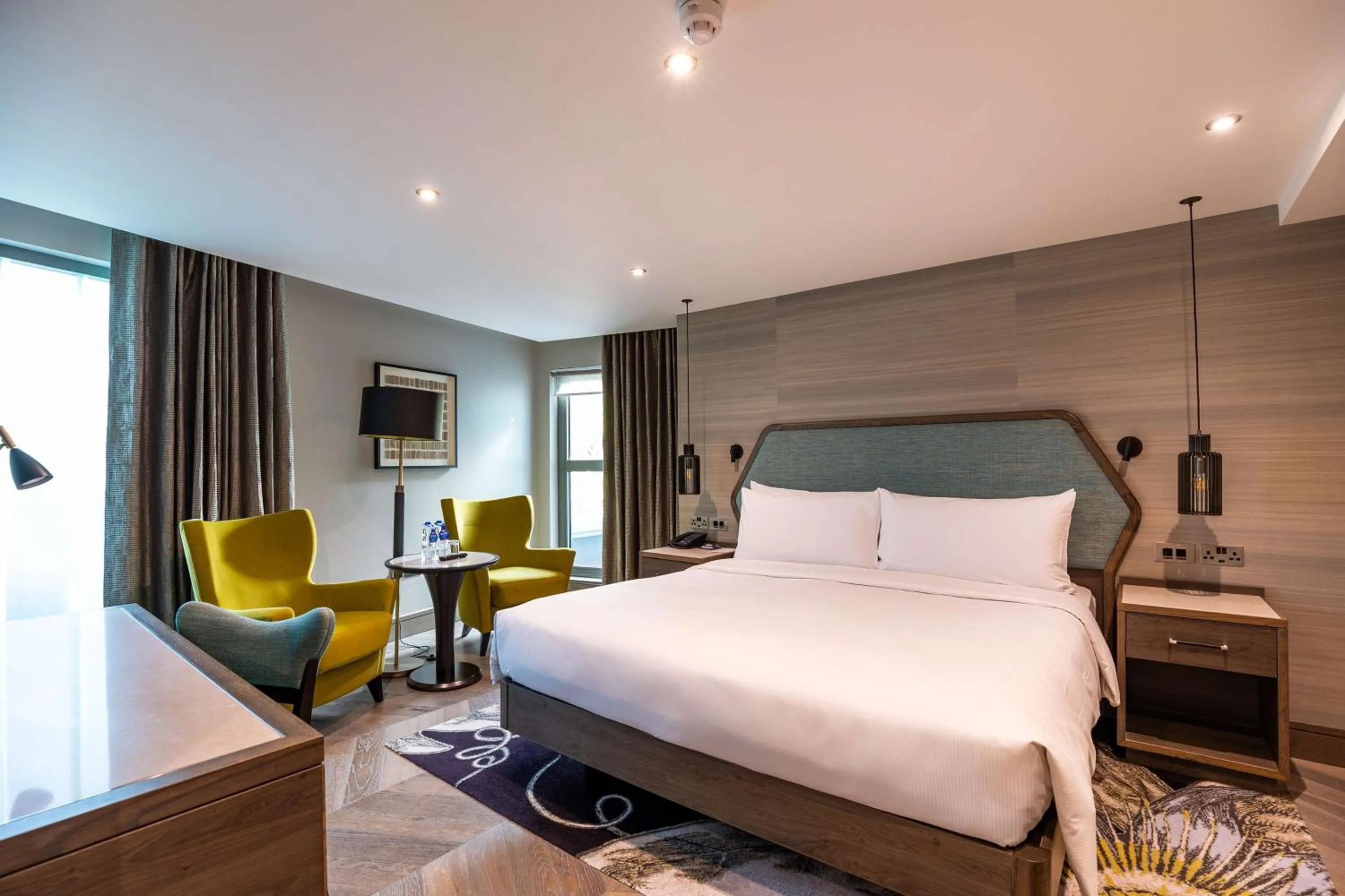 Bed in DoubleTree by Hilton London – West End