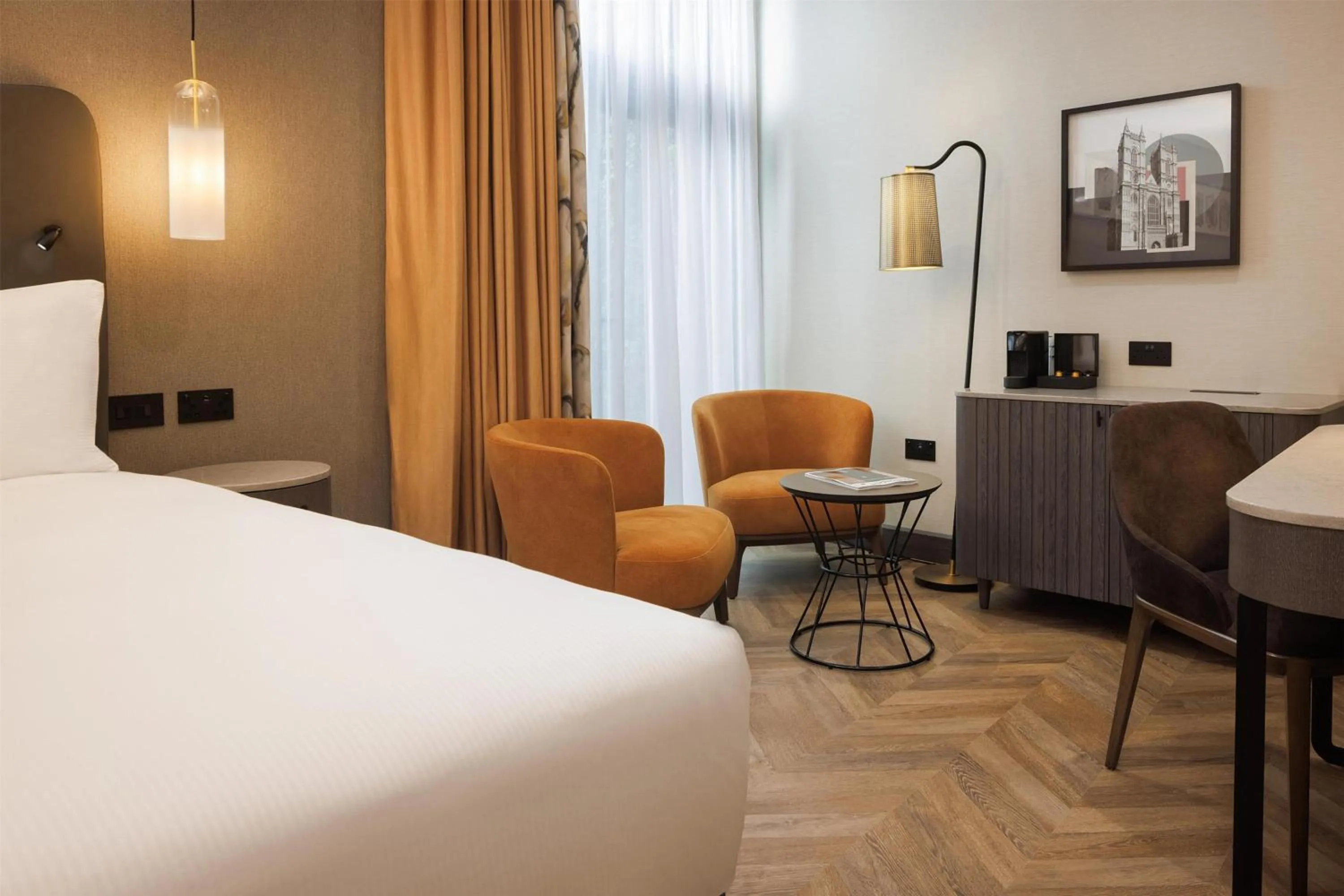 Bed in DoubleTree by Hilton London – West End