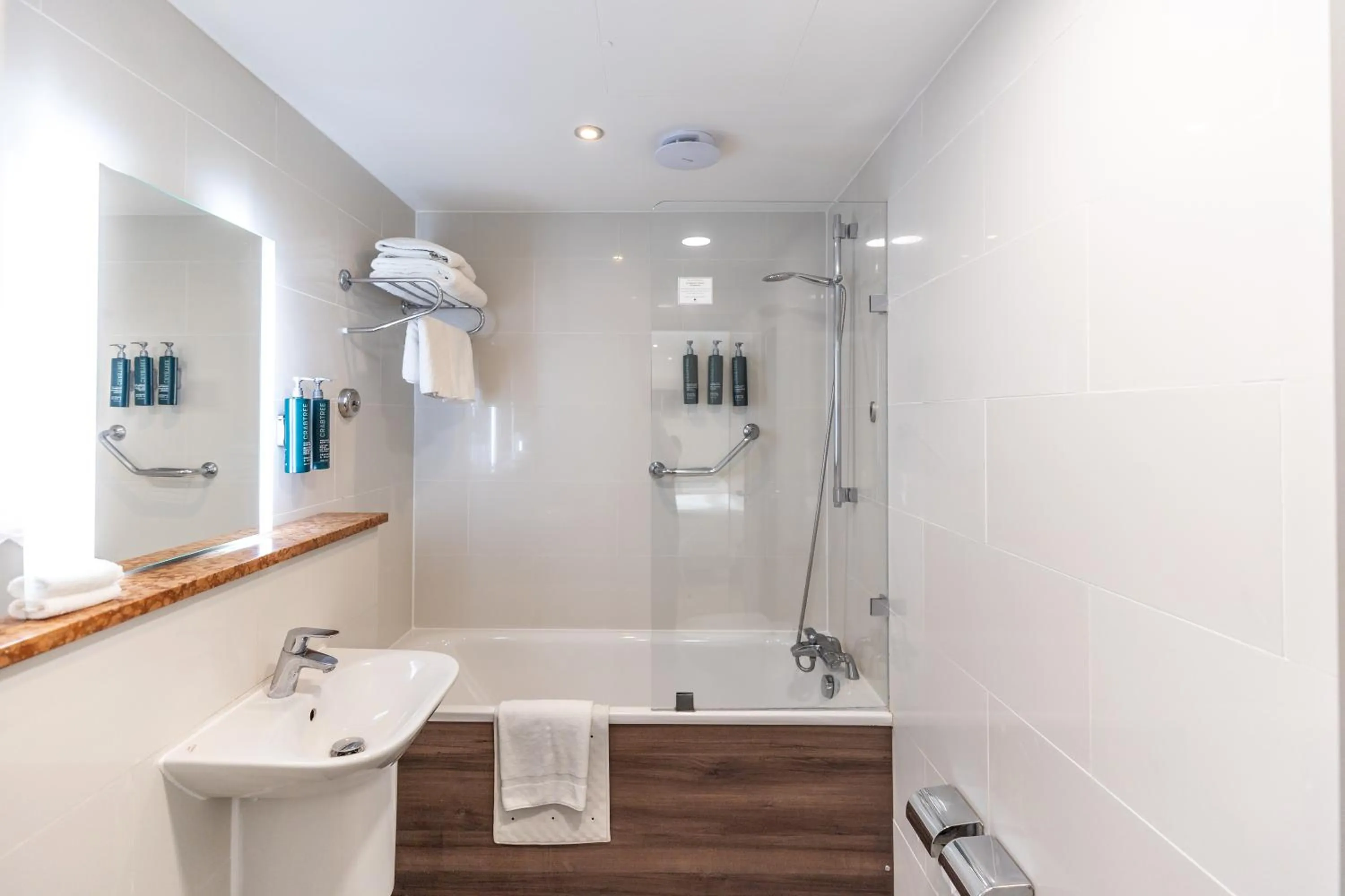 Bathroom in DoubleTree by Hilton London – West End